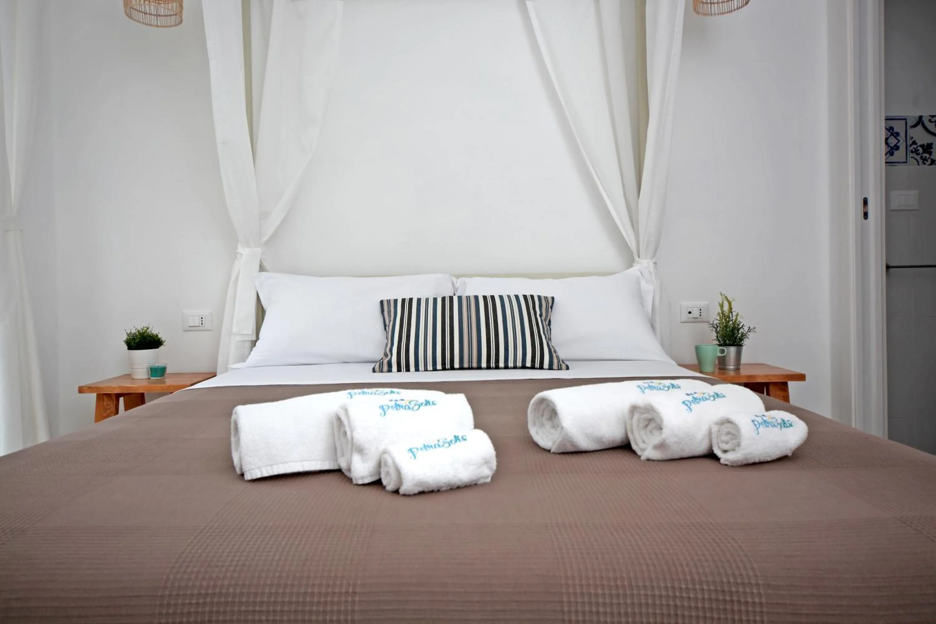 Bed in Petra Solis by Jdvacanze