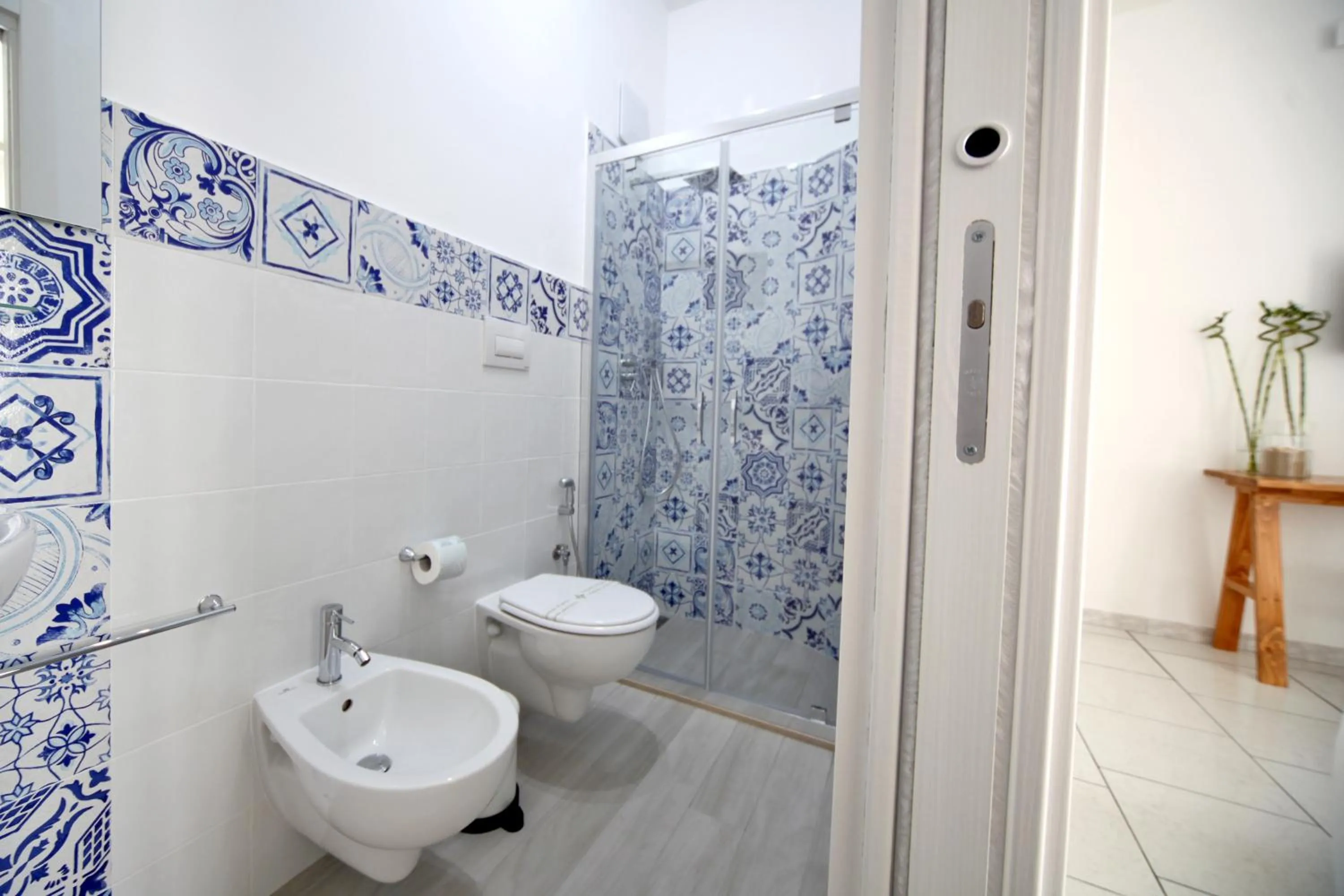 Bathroom in Petra Solis by Jdvacanze