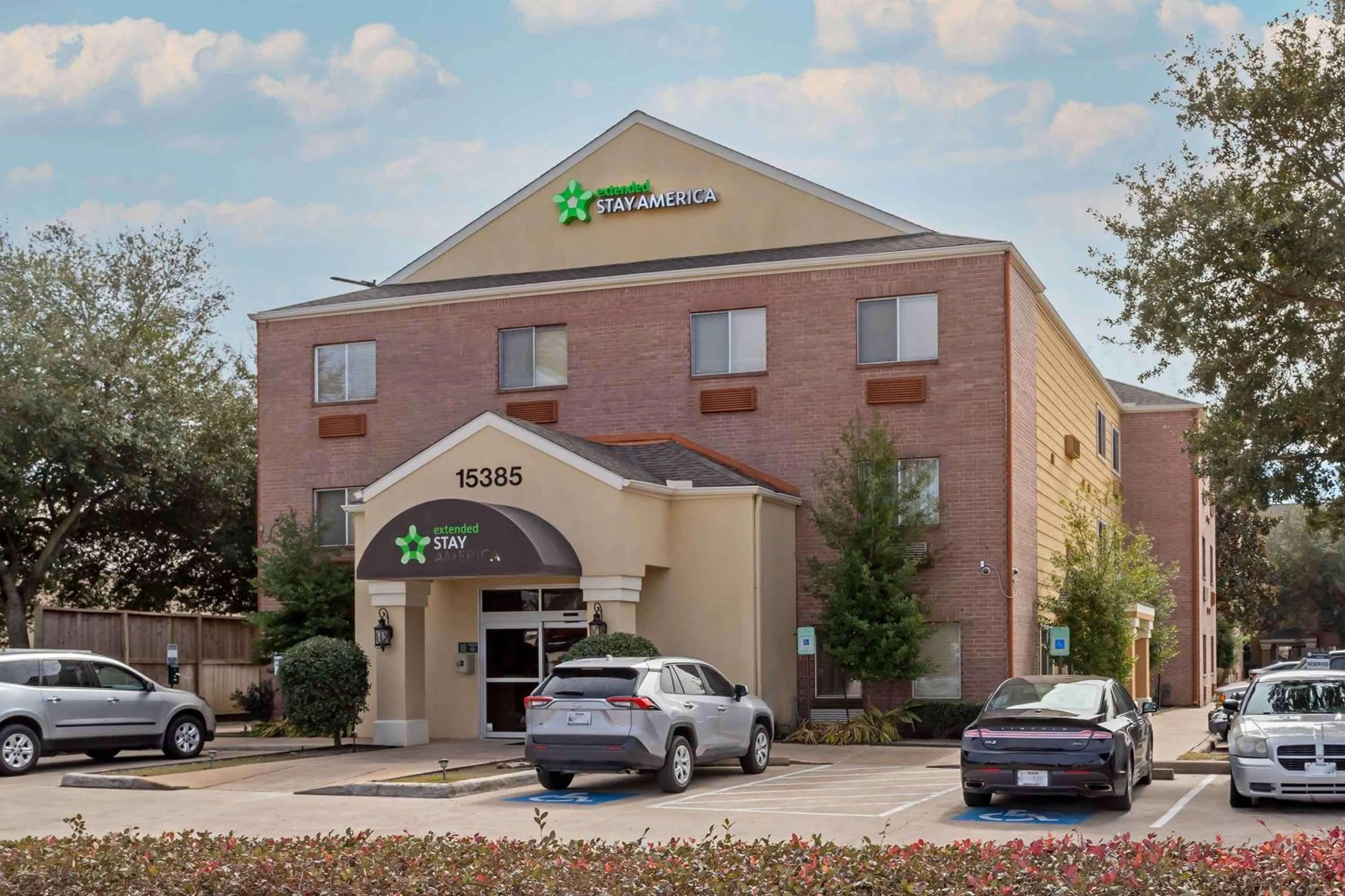 Property building in Extended Stay America Suites - Houston - Katy Freeway - Energy Corridor