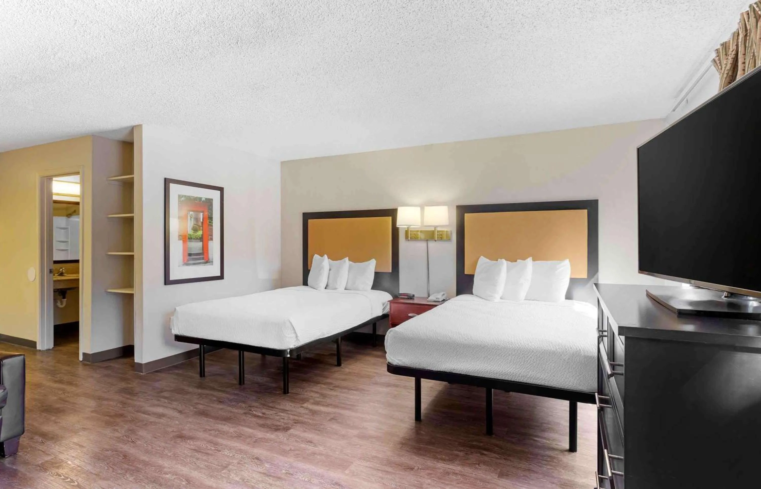 Bedroom, Bed in Extended Stay America Suites - Houston - Katy Freeway - Energy Corridor