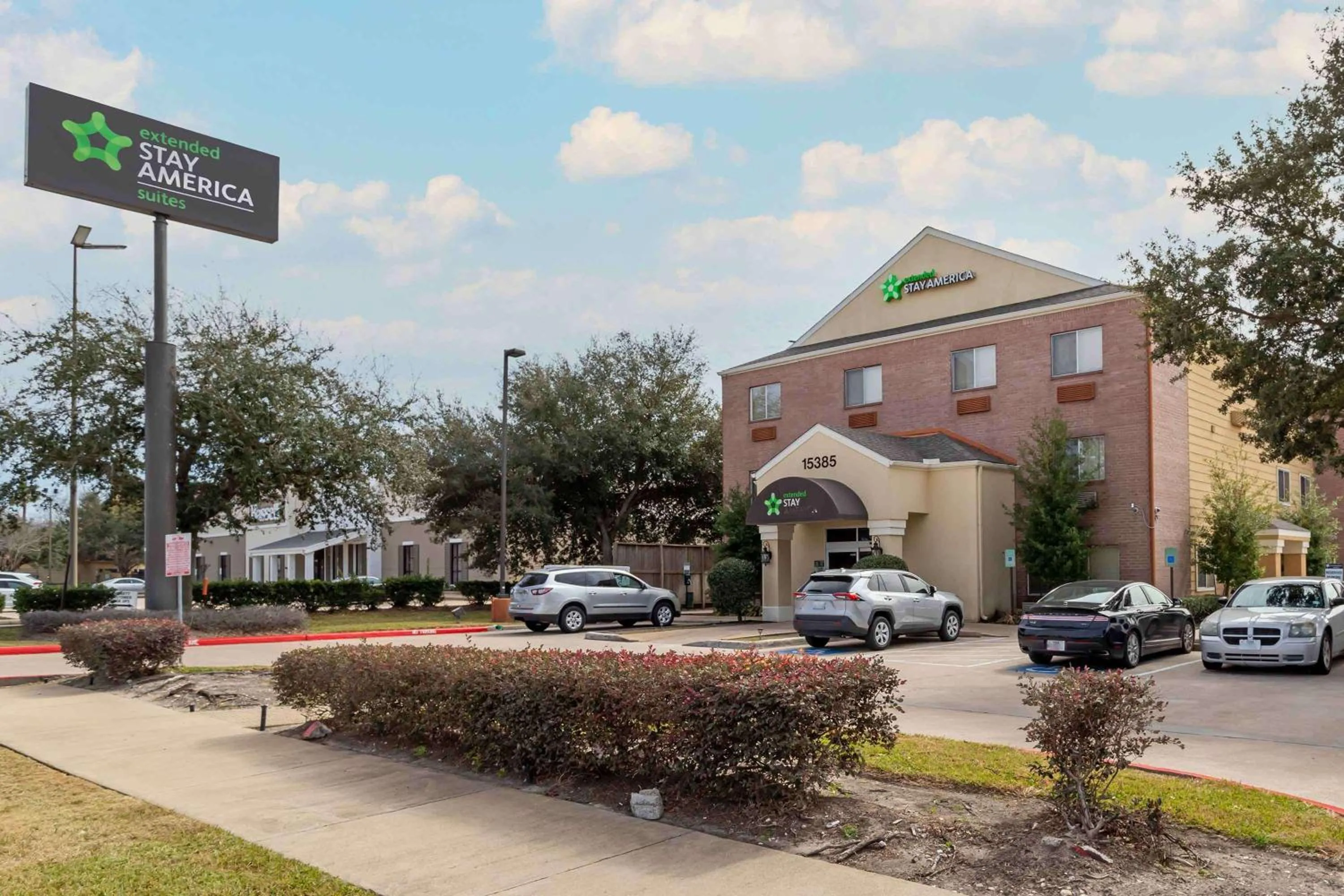 Property building in Extended Stay America Suites - Houston - Katy Freeway - Energy Corridor