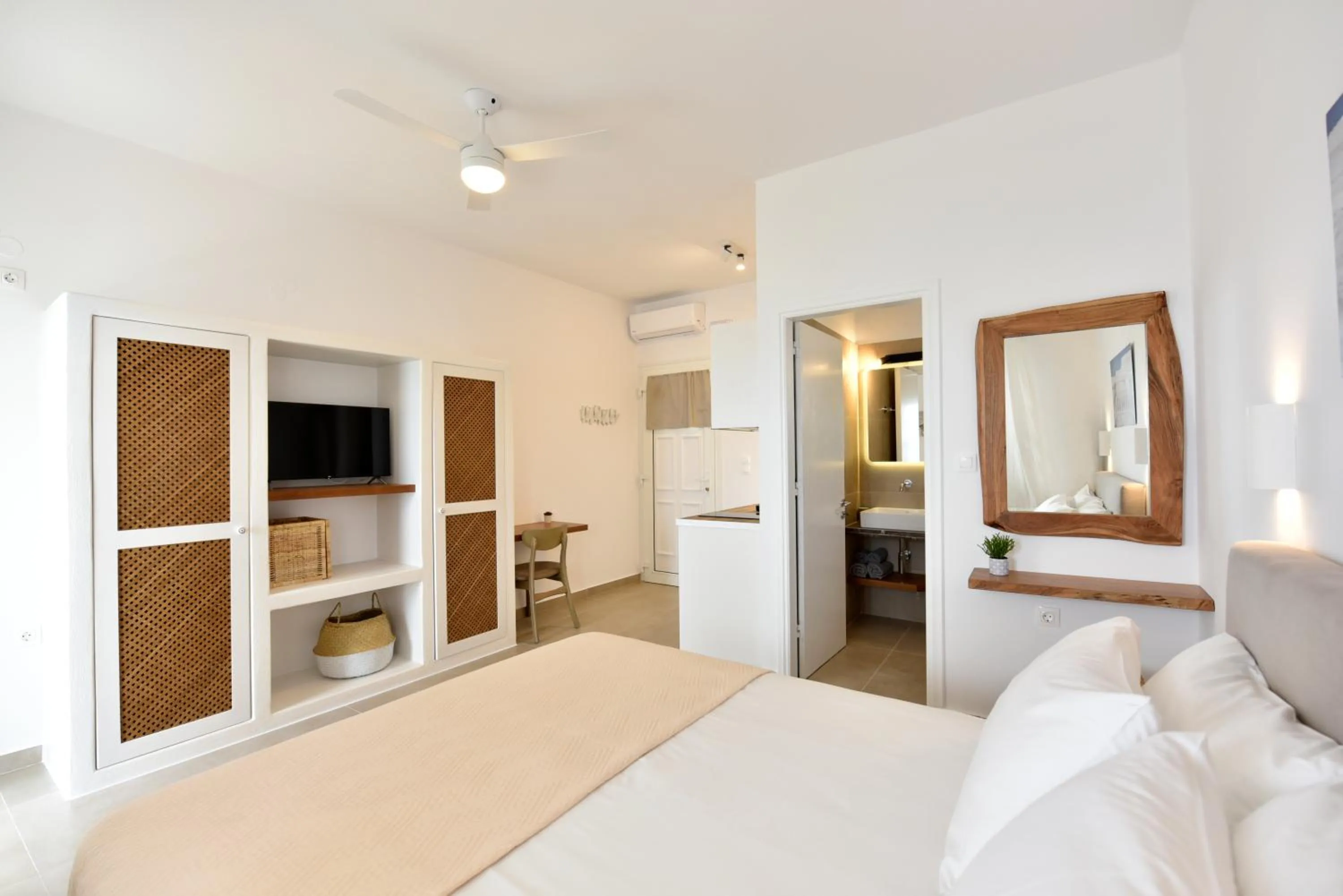 Bed in Giourgas Studios & Apartments