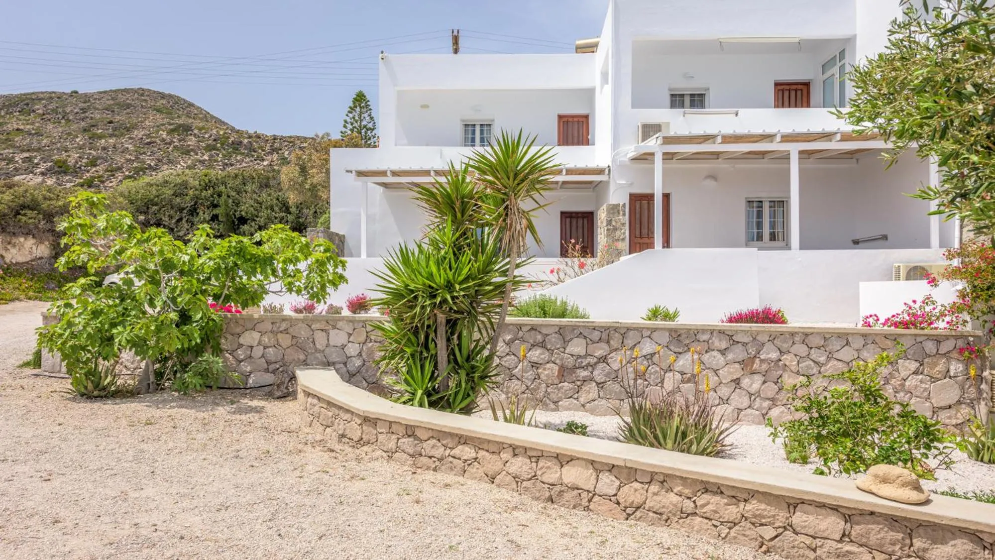 Giourgas Studios & Apartments