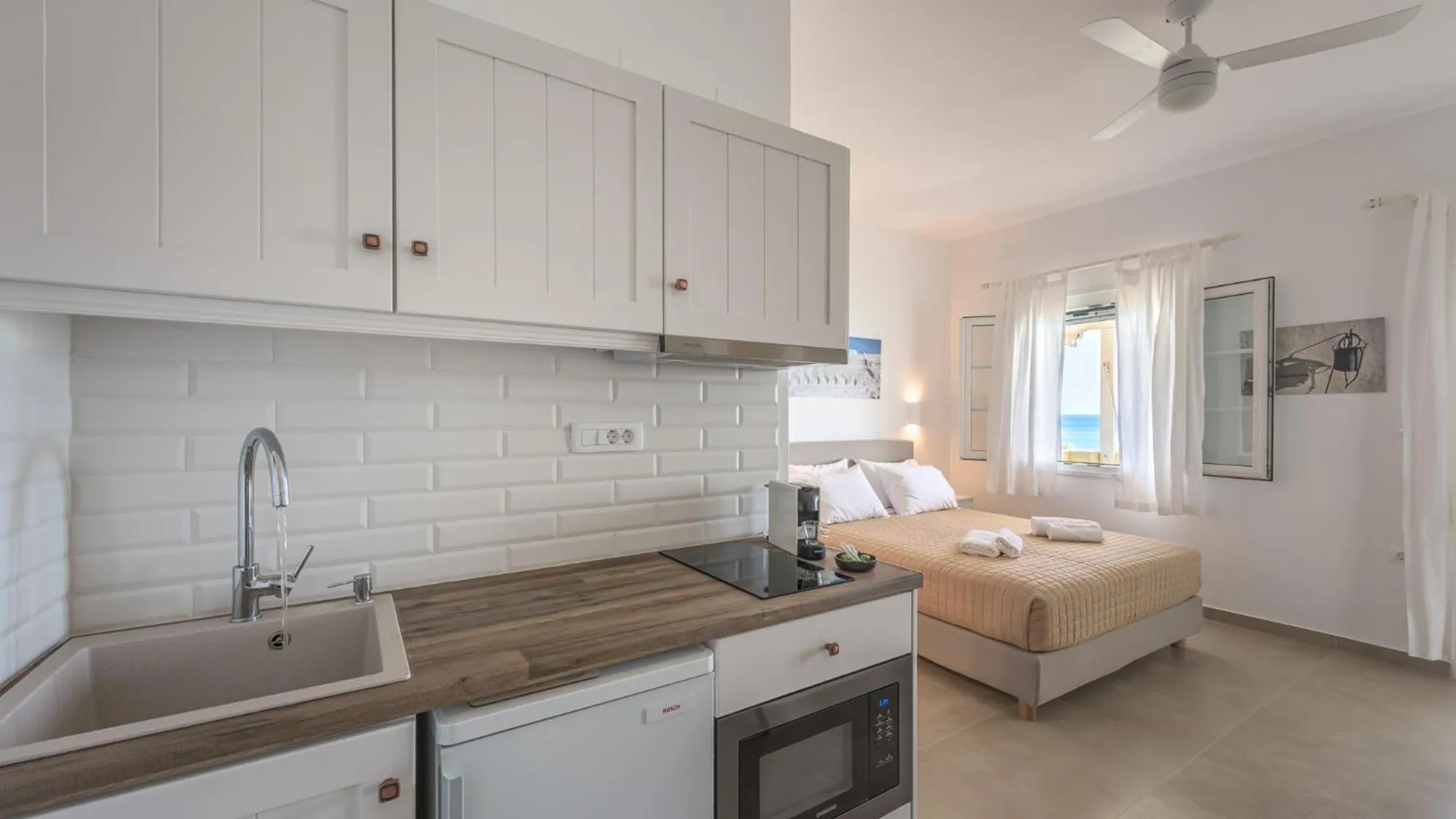 Giourgas Studios & Apartments