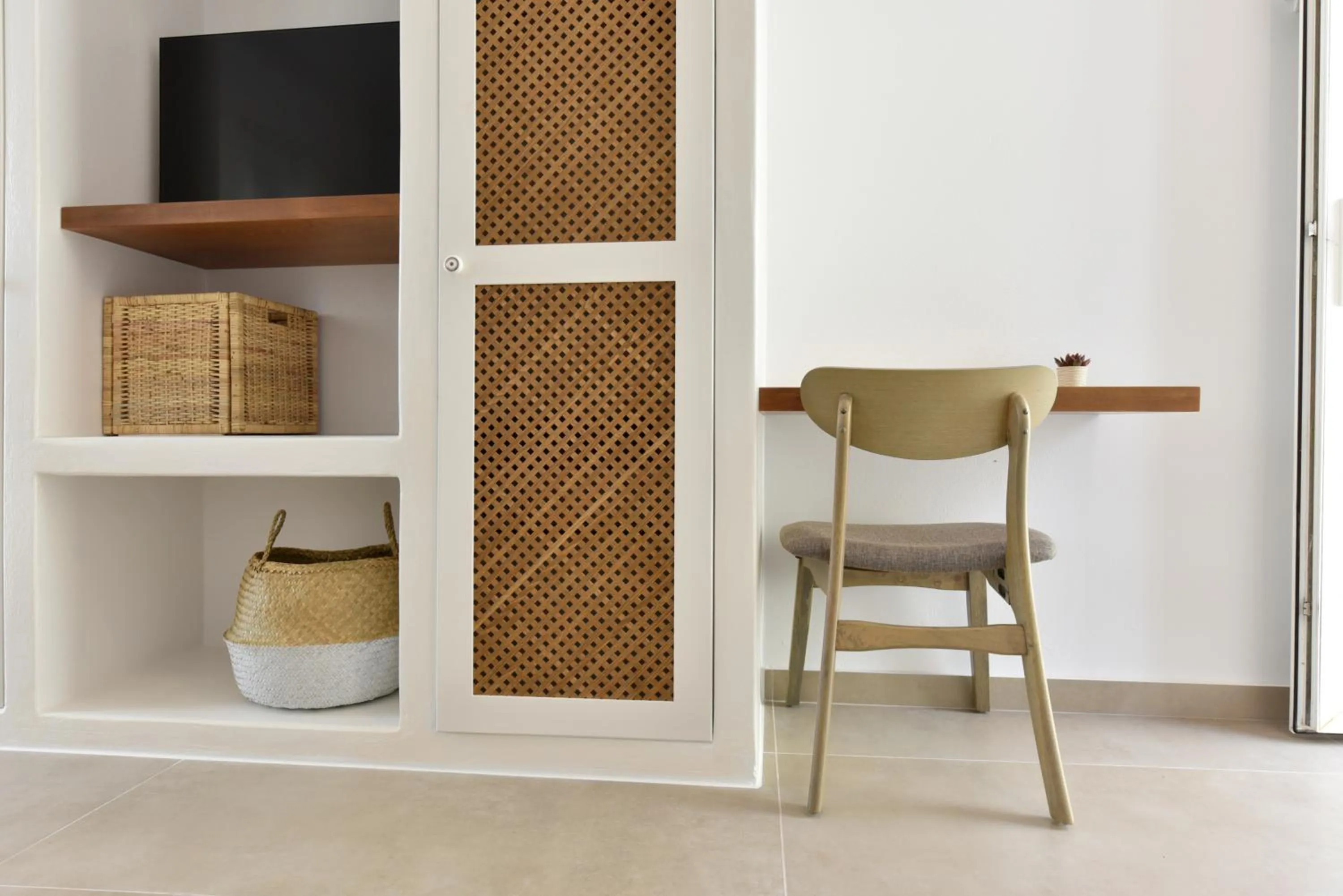 Giourgas Studios & Apartments