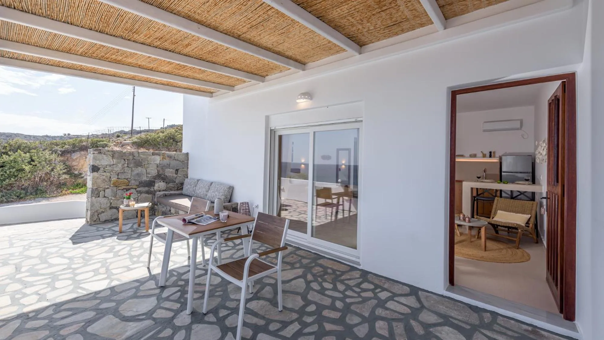 Giourgas Studios & Apartments