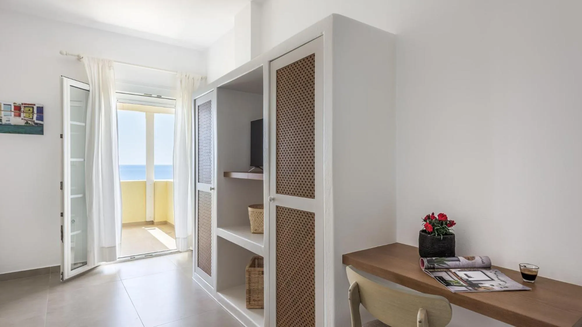 Giourgas Studios & Apartments