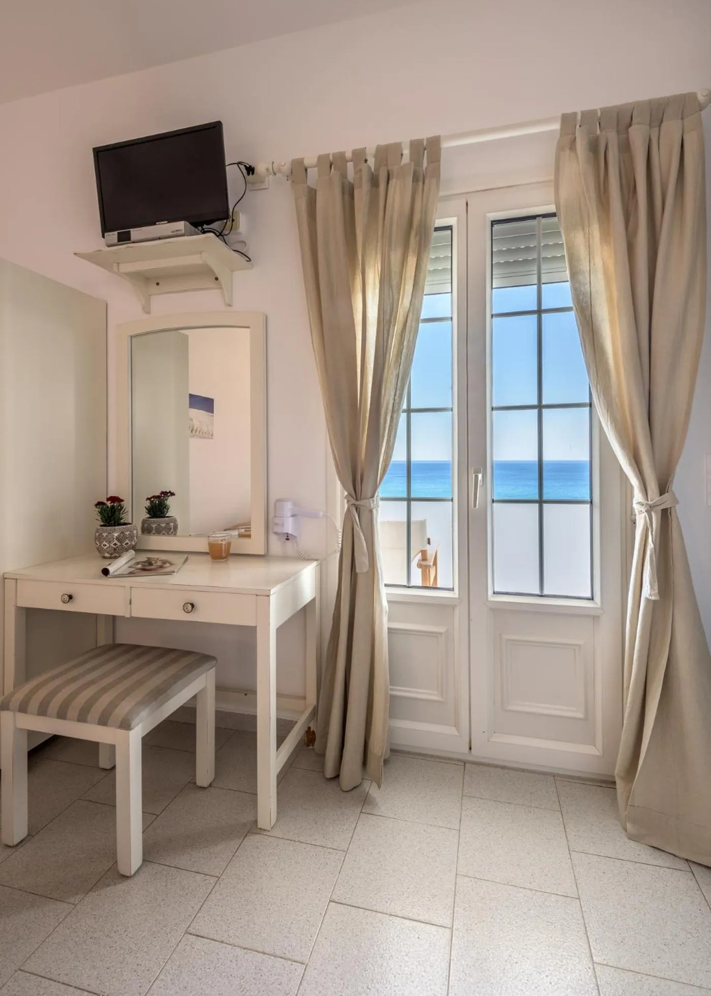 Giourgas Studios & Apartments