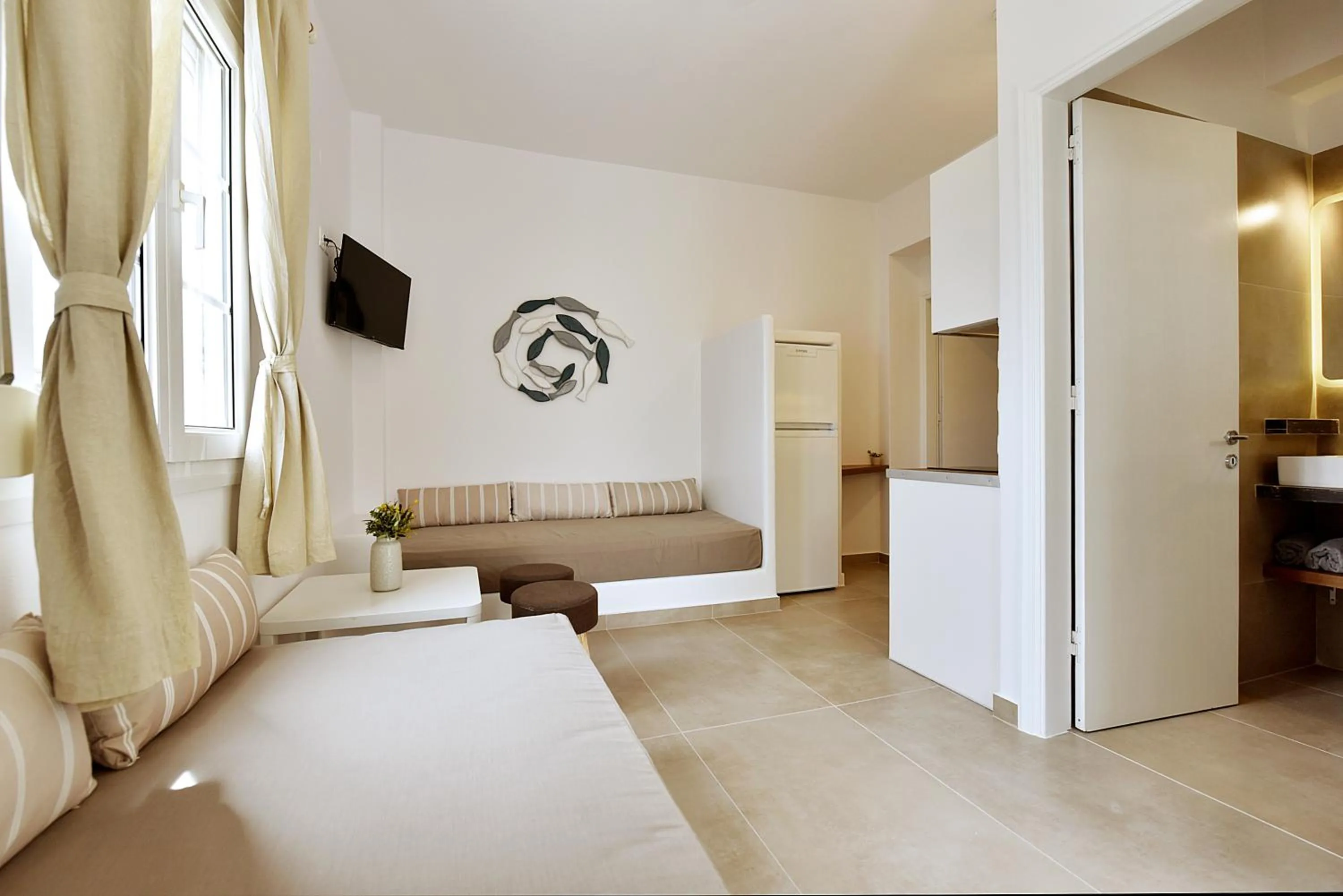 Giourgas Studios & Apartments