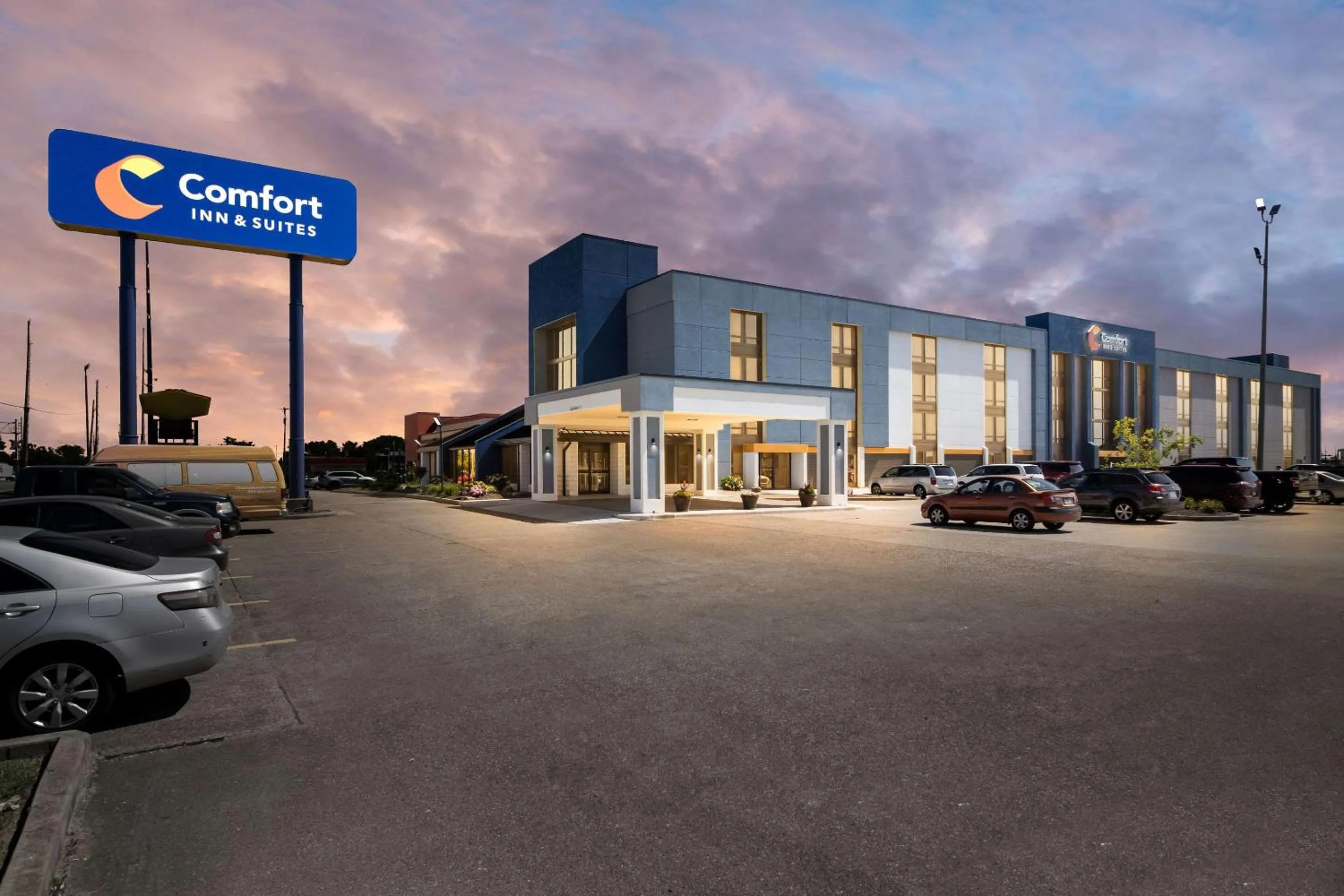Property building in Comfort Inn & Suites Evansville Airport