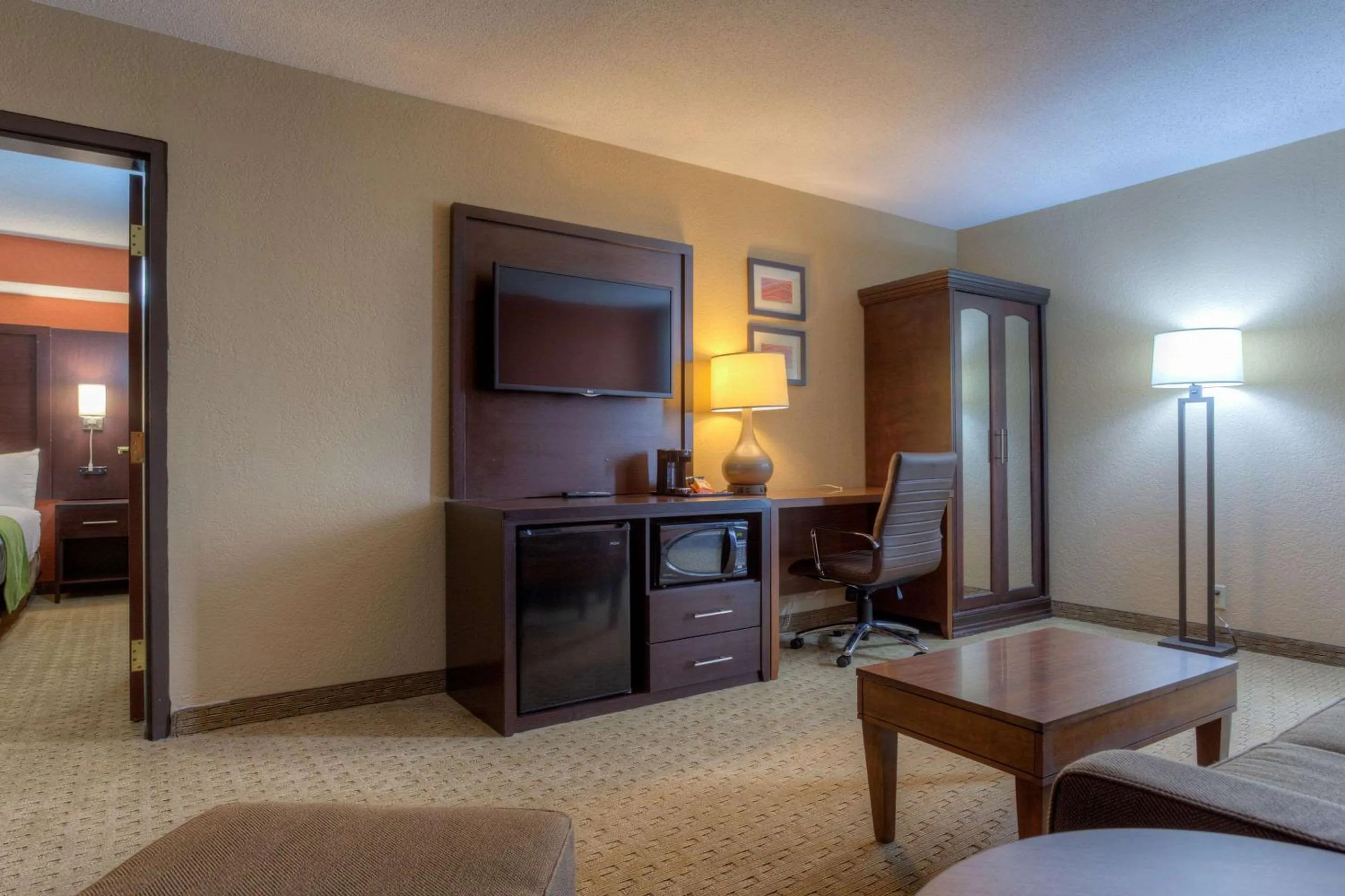 Bedroom, Bed in Comfort Inn & Suites Evansville Airport