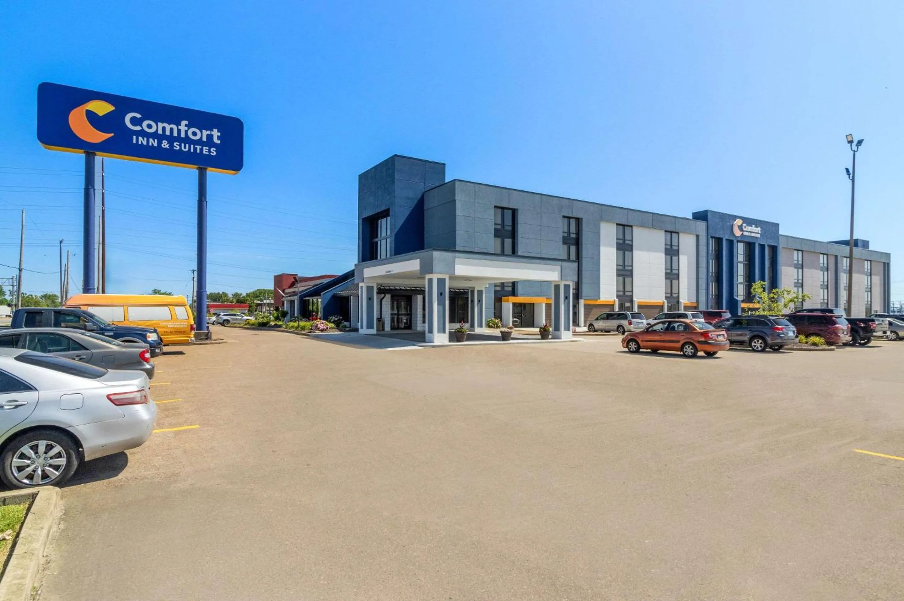 Property building in Comfort Inn & Suites Evansville Airport