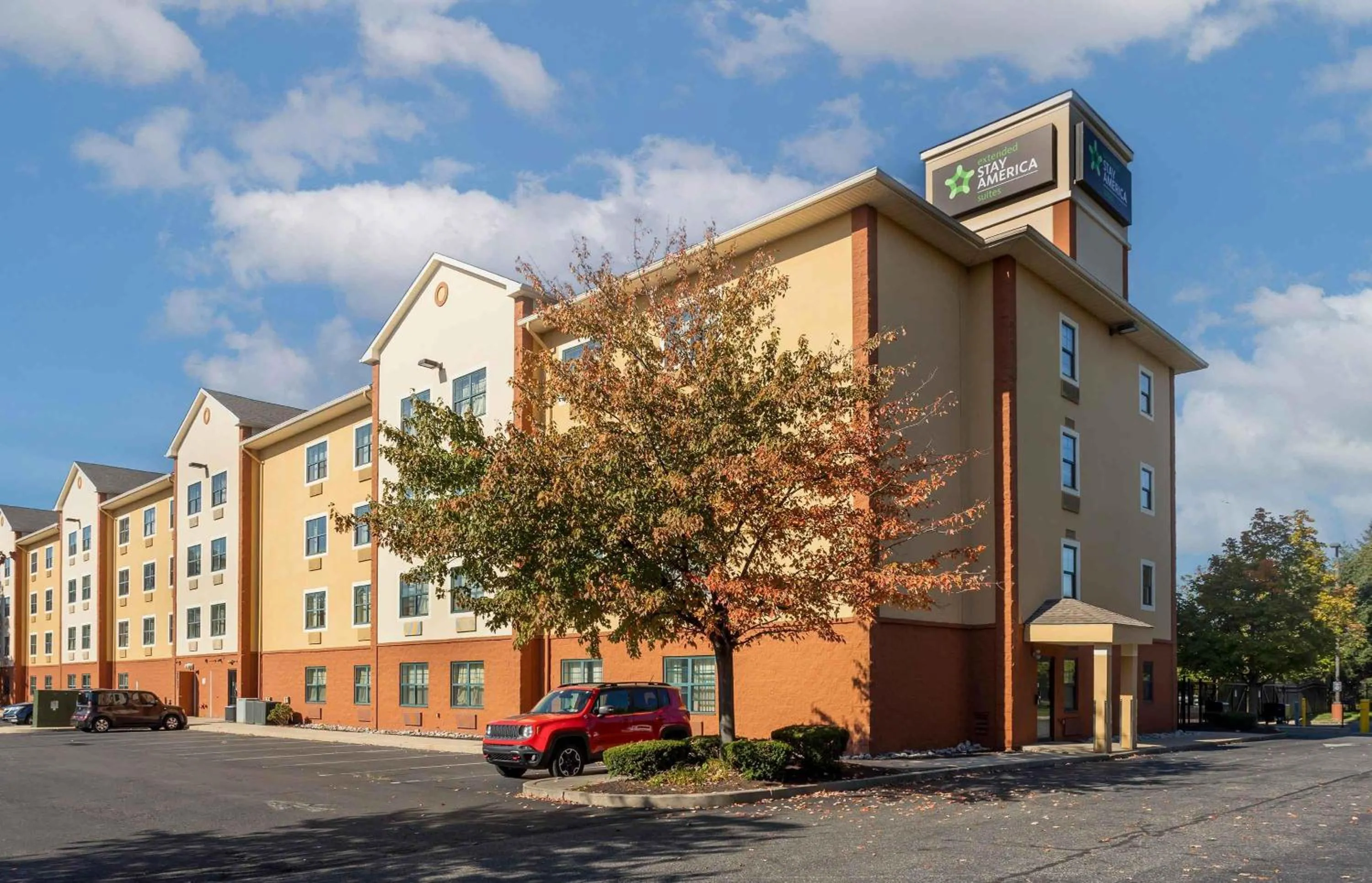 Property building in Extended Stay America Suites - Philadelphia - Airport - Tinicum Blvd