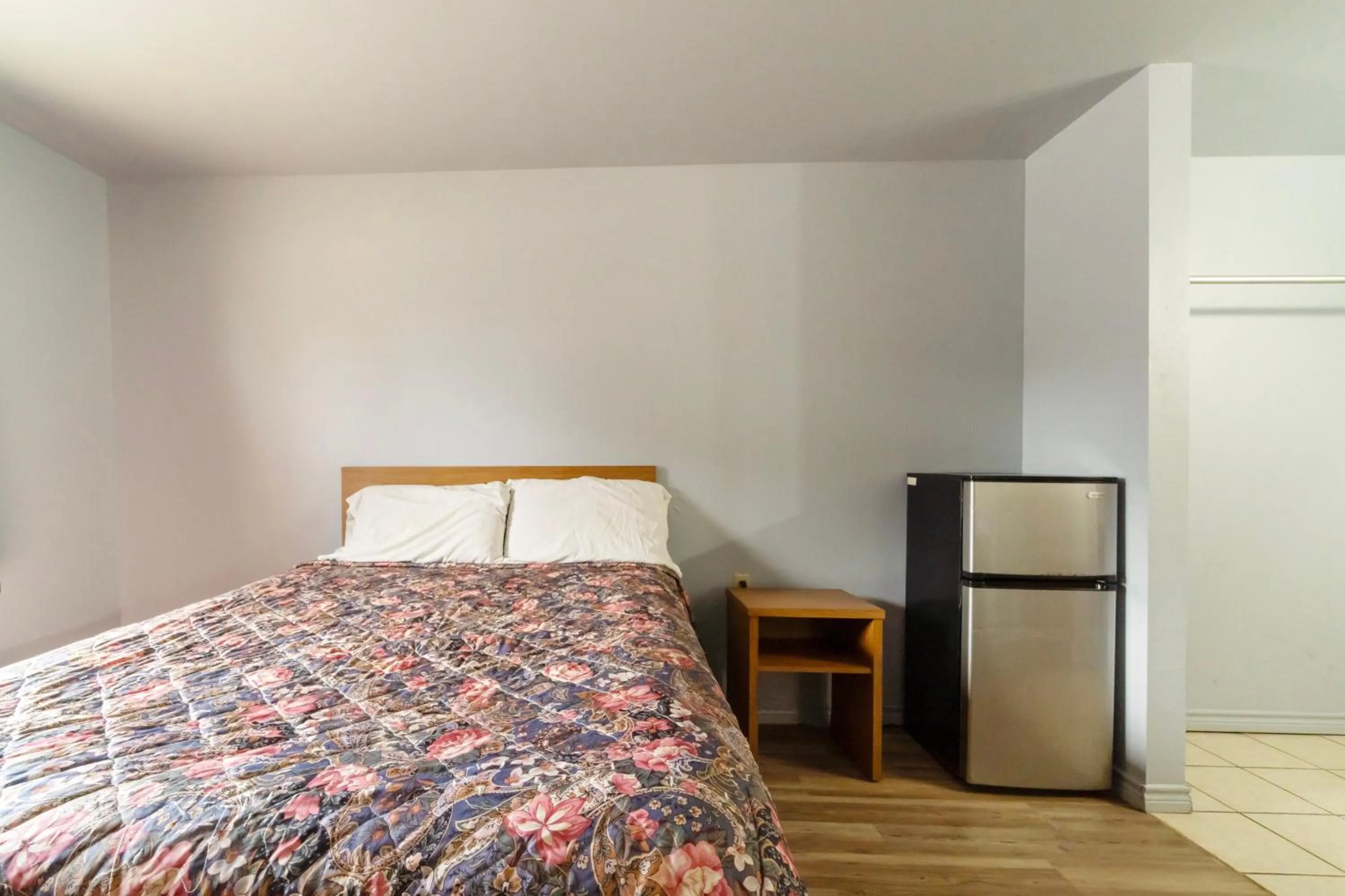 Bedroom, Bed in Capital O Parker Motel Clute Jackson Tx 332