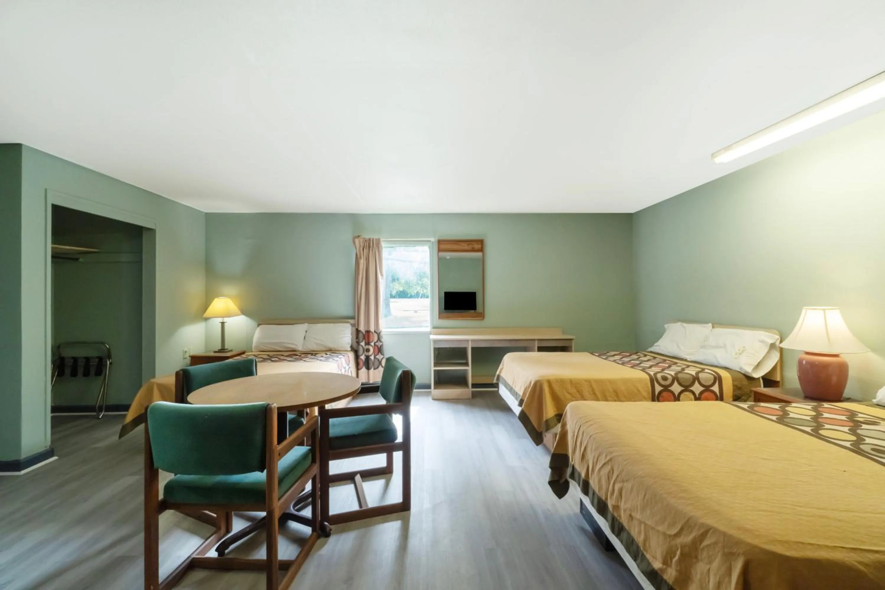 Bedroom, Bed in Capital O Parker Motel Clute Jackson Tx 332