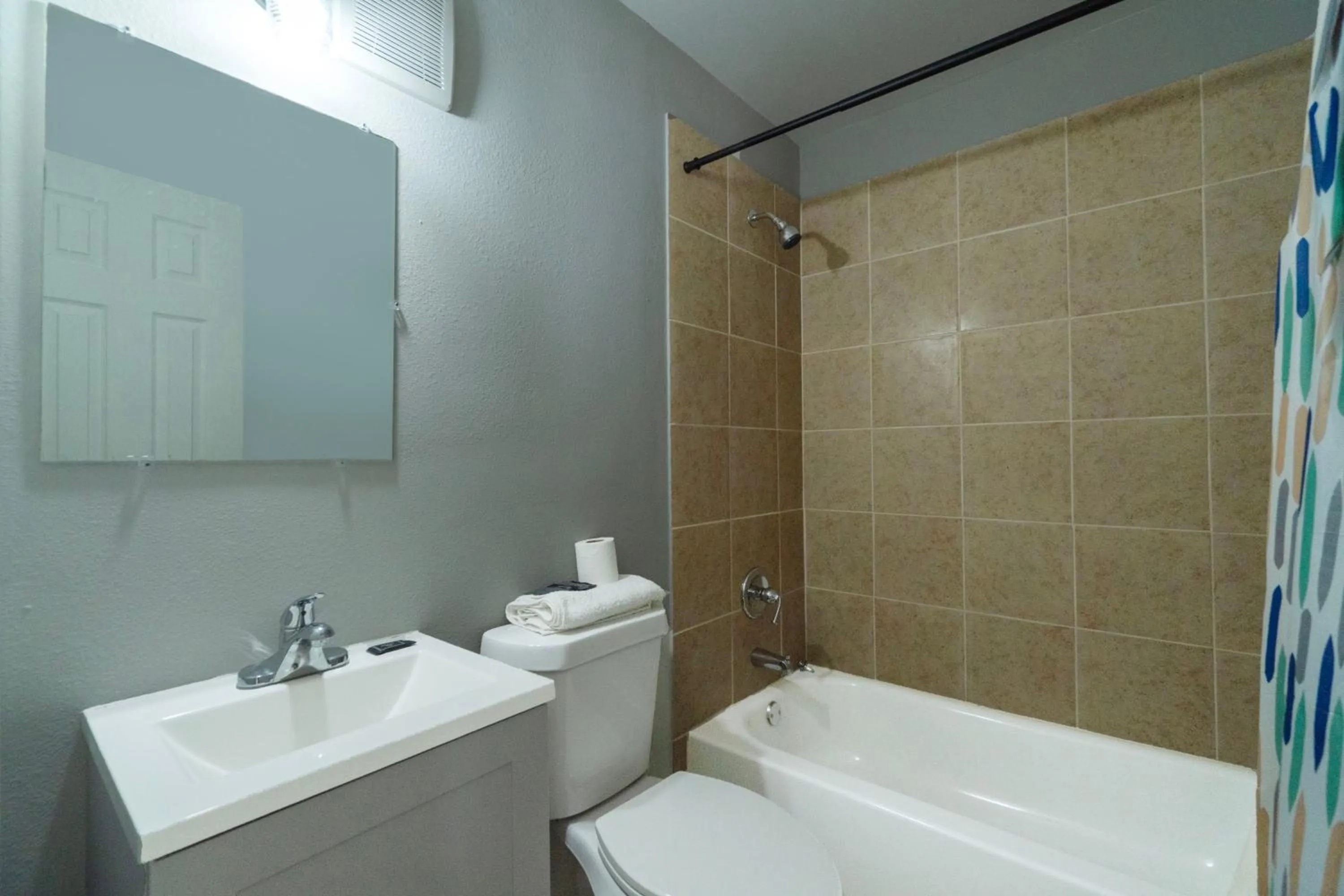 Bathroom in Capital O Parker Motel Clute Jackson Tx 332