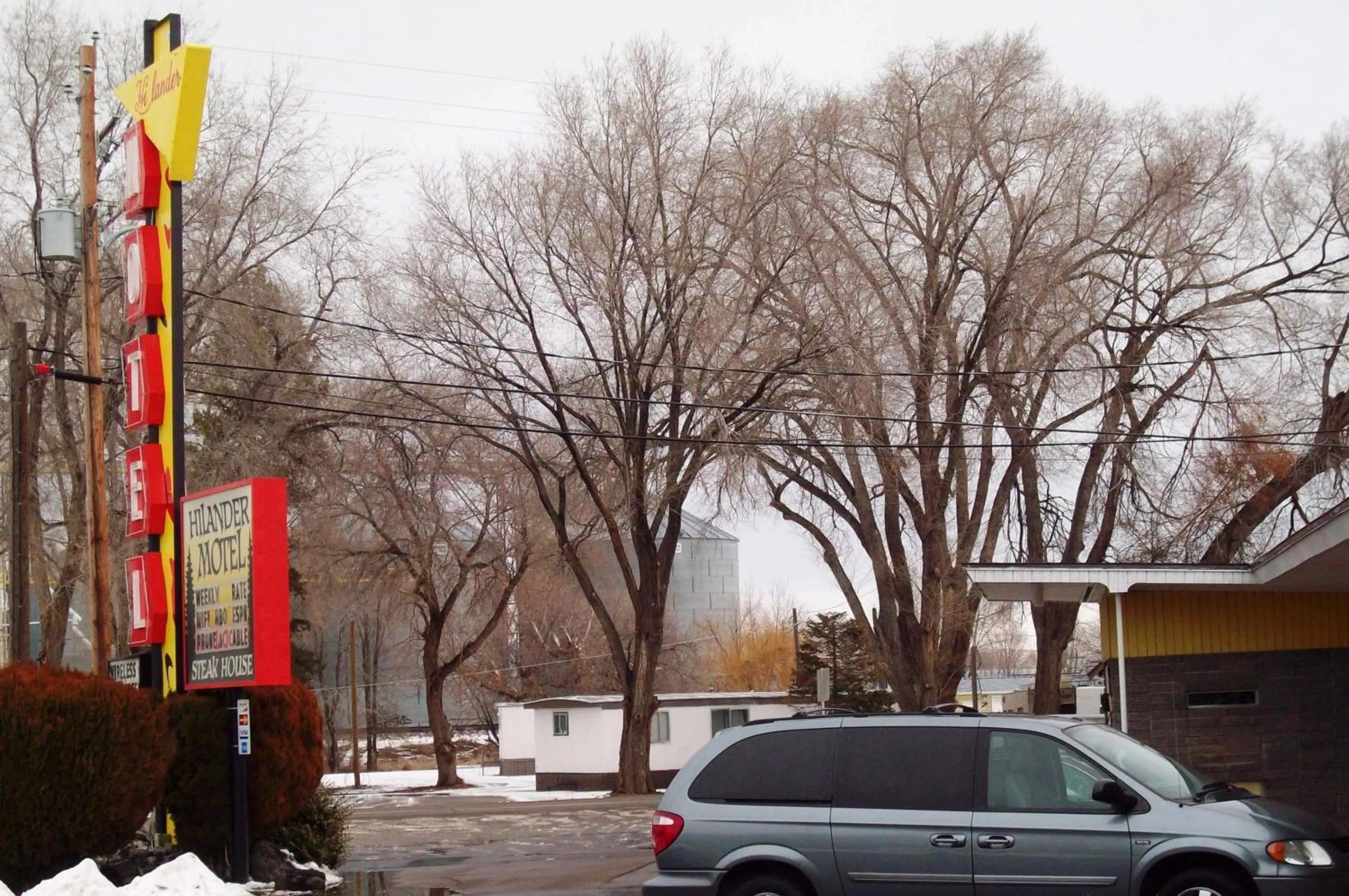 Hilander Motel