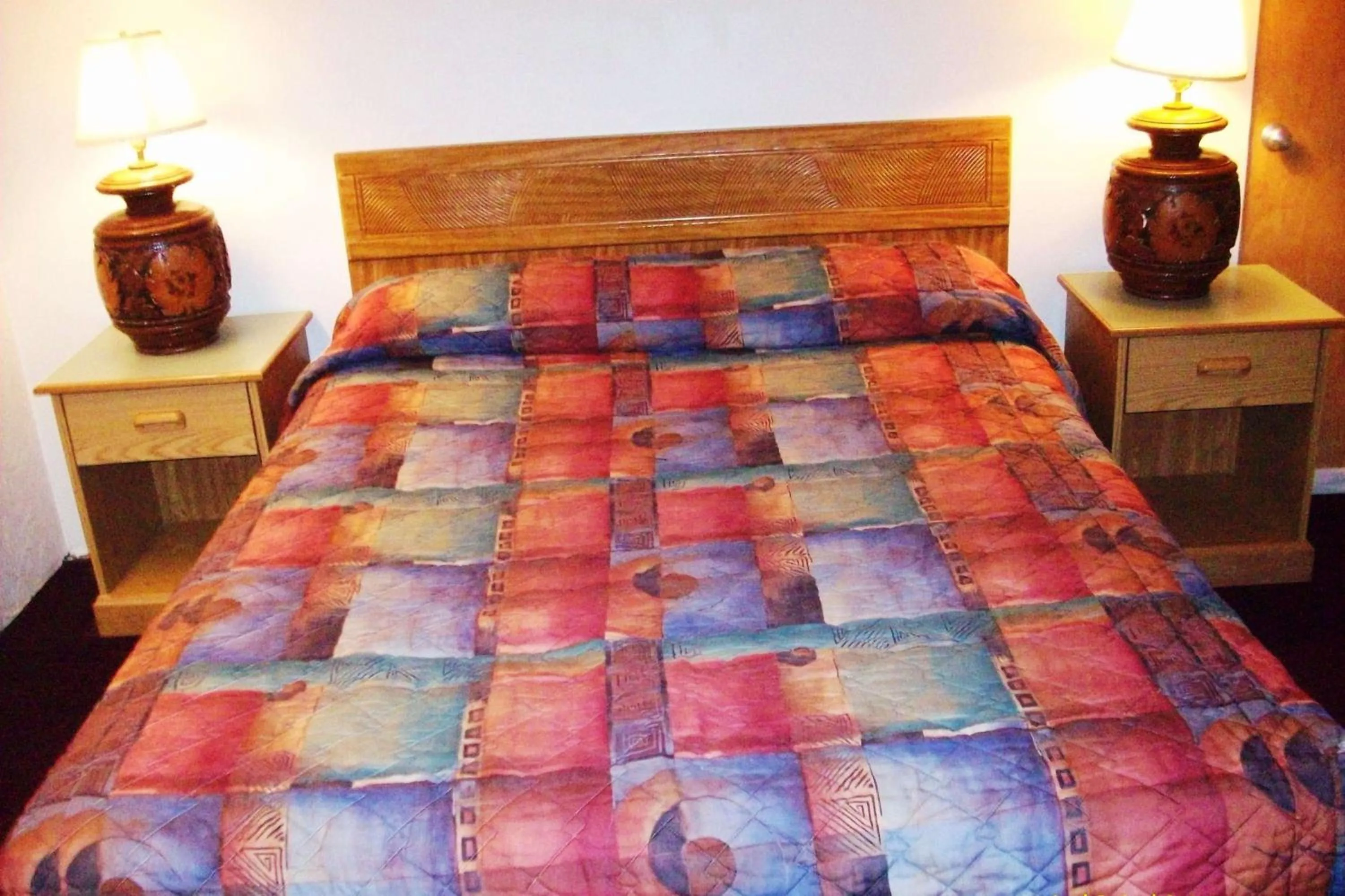 Bed in Hilander Motel