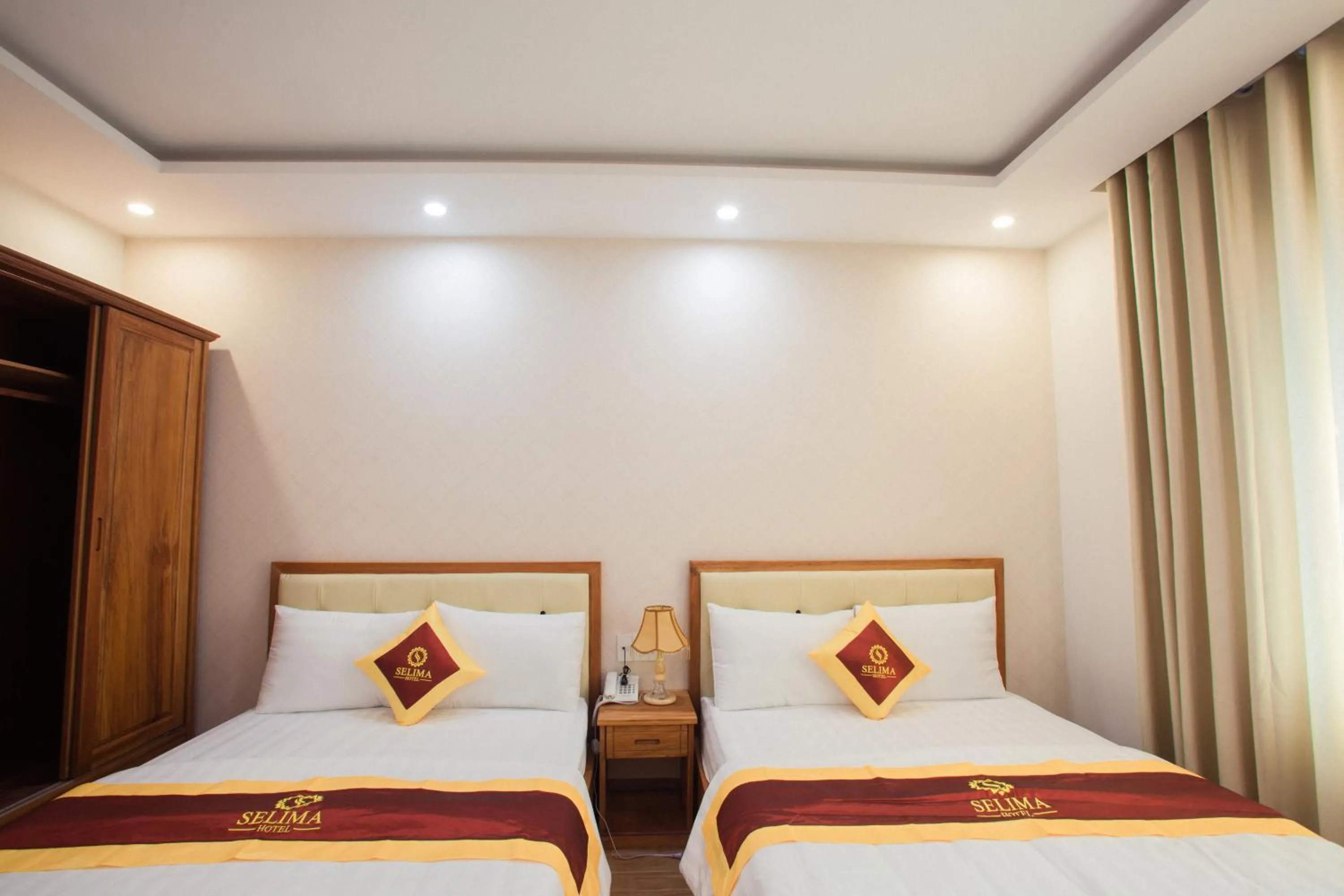 Bedroom, Bed in Selima Hotel