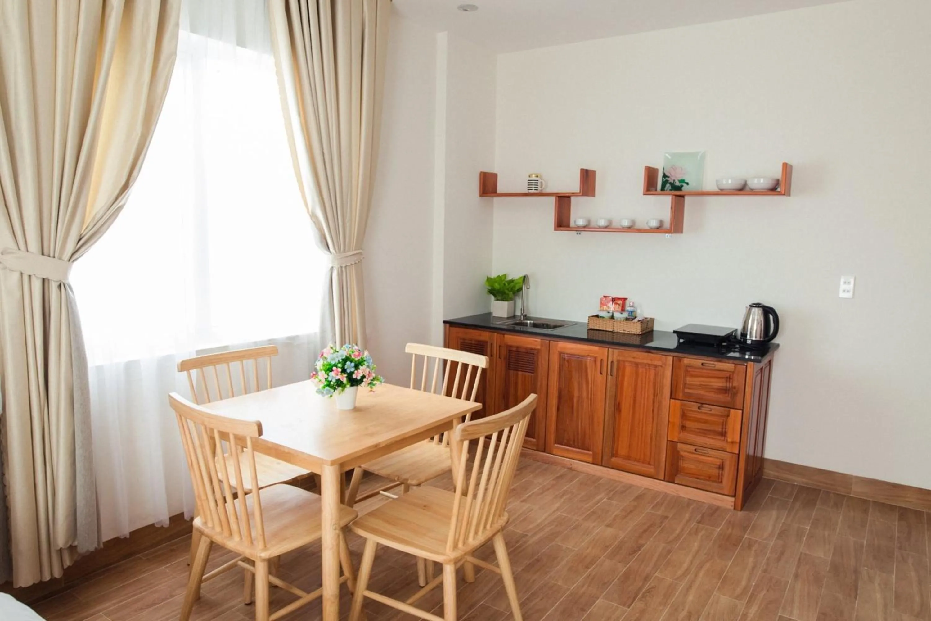 Kitchen or kitchenette in Selima Hotel