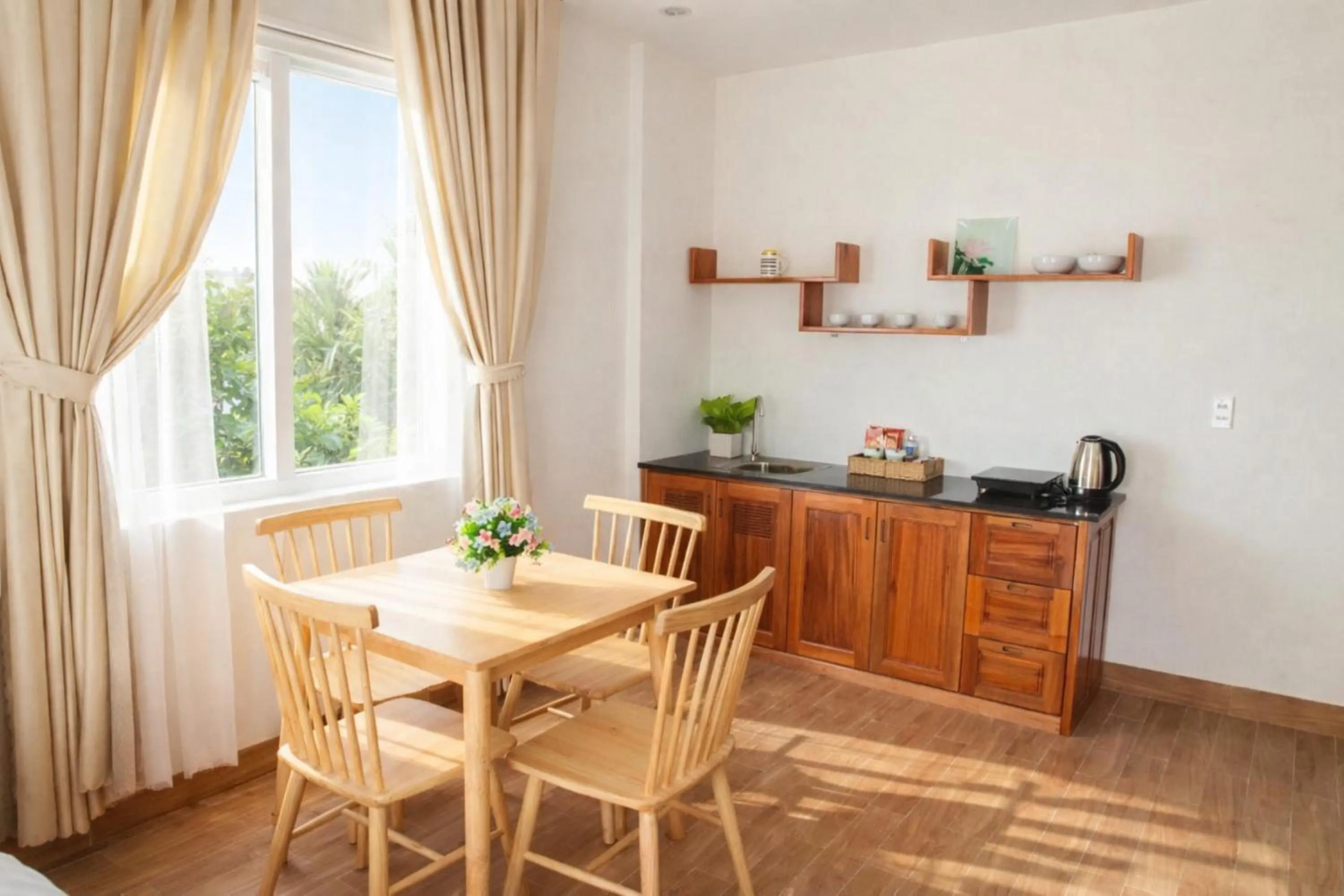 Kitchen or kitchenette in Selima Hotel