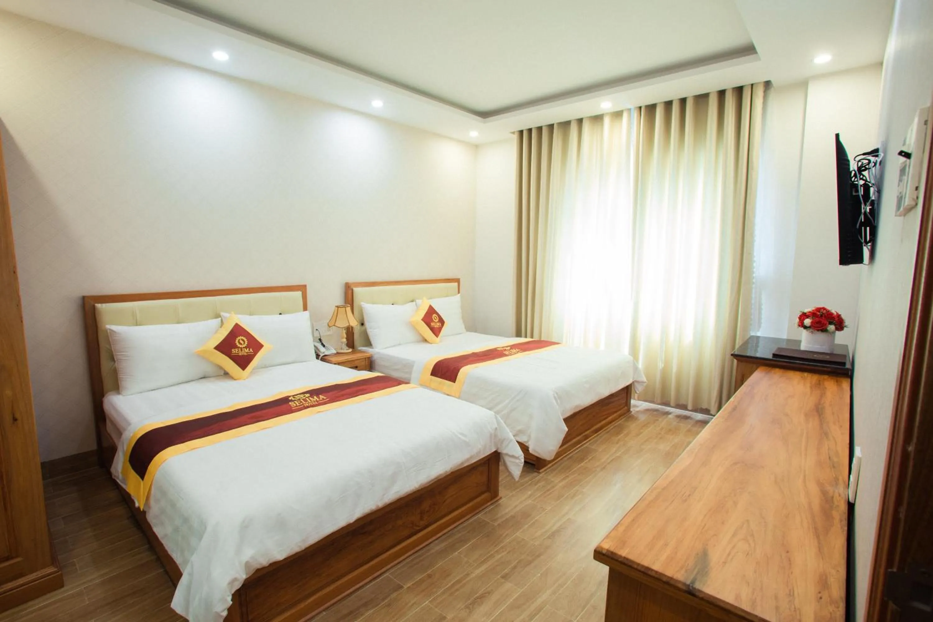Bedroom, Bed in Selima Hotel