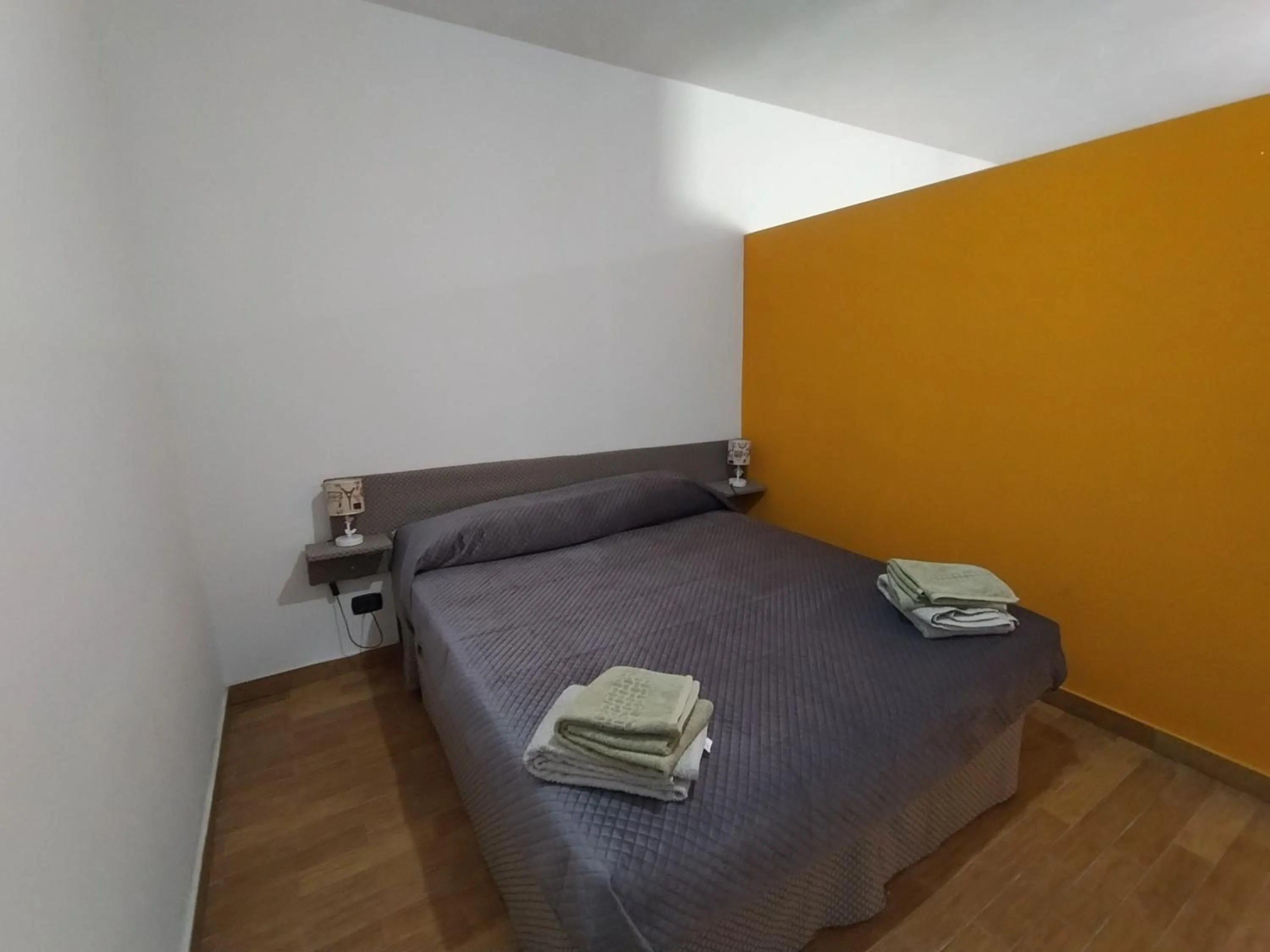 Bedroom, Bed in la perla dello ionio