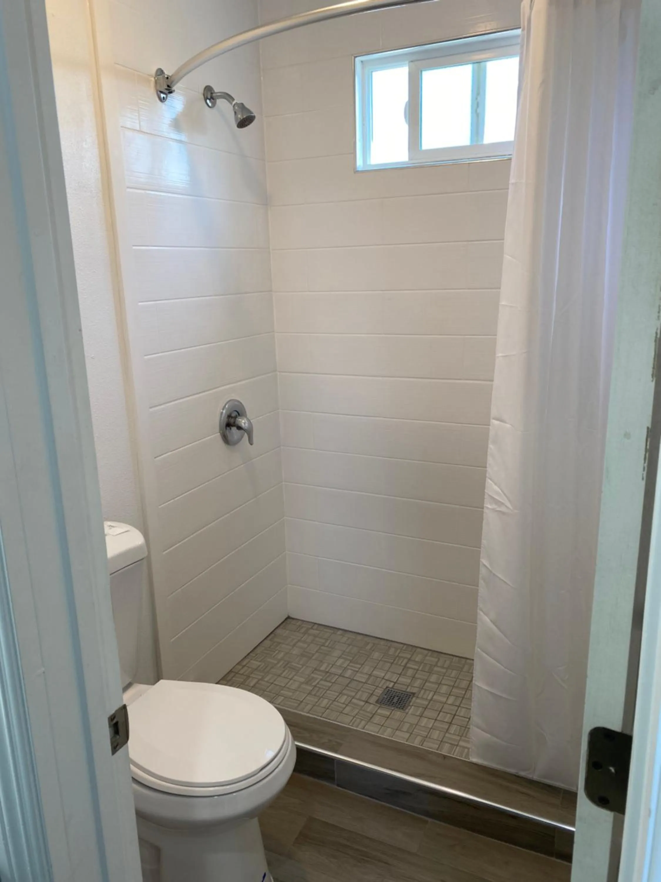 Bathroom in Regency Motel