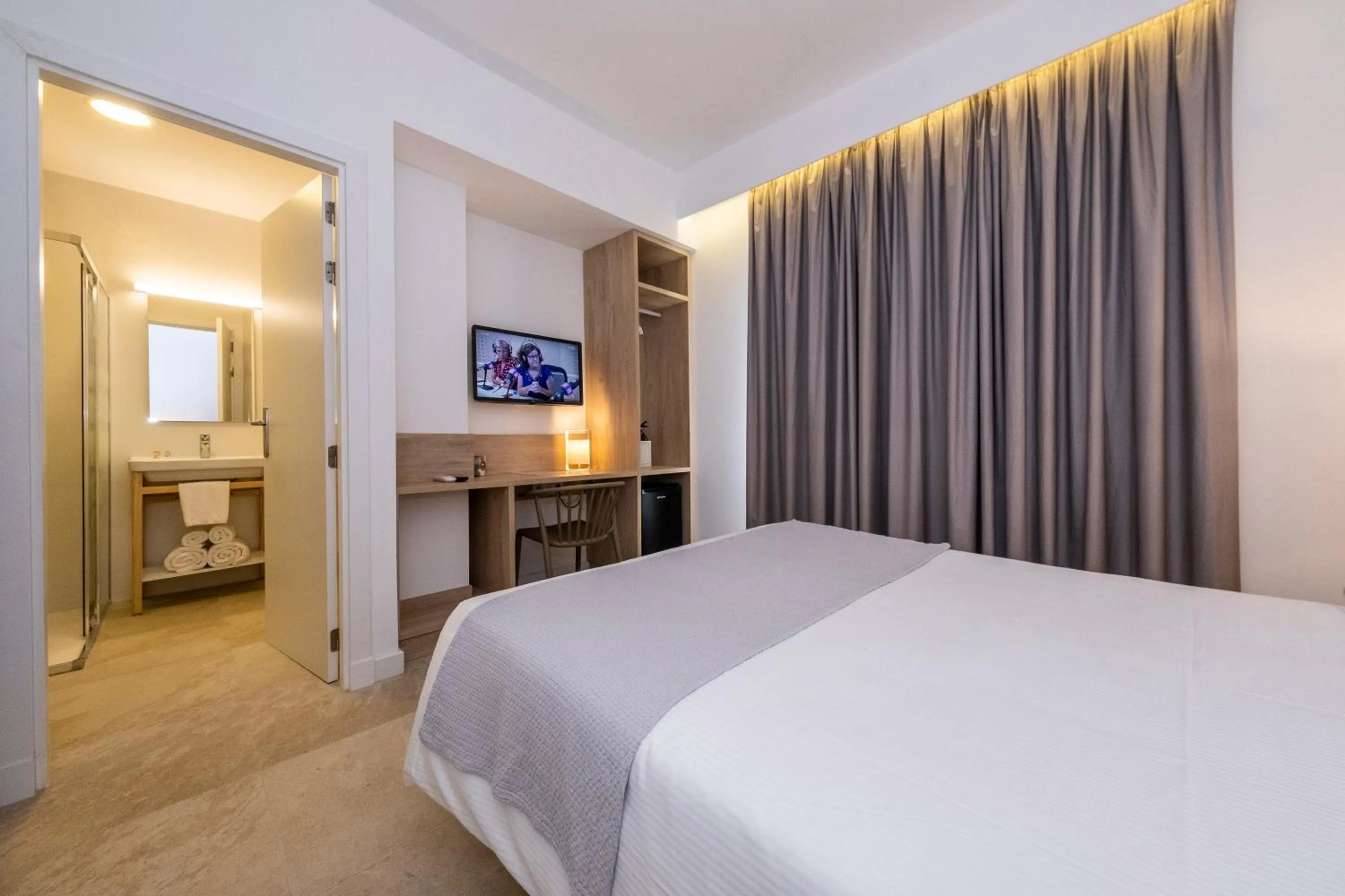 Bed in Hotel Victori