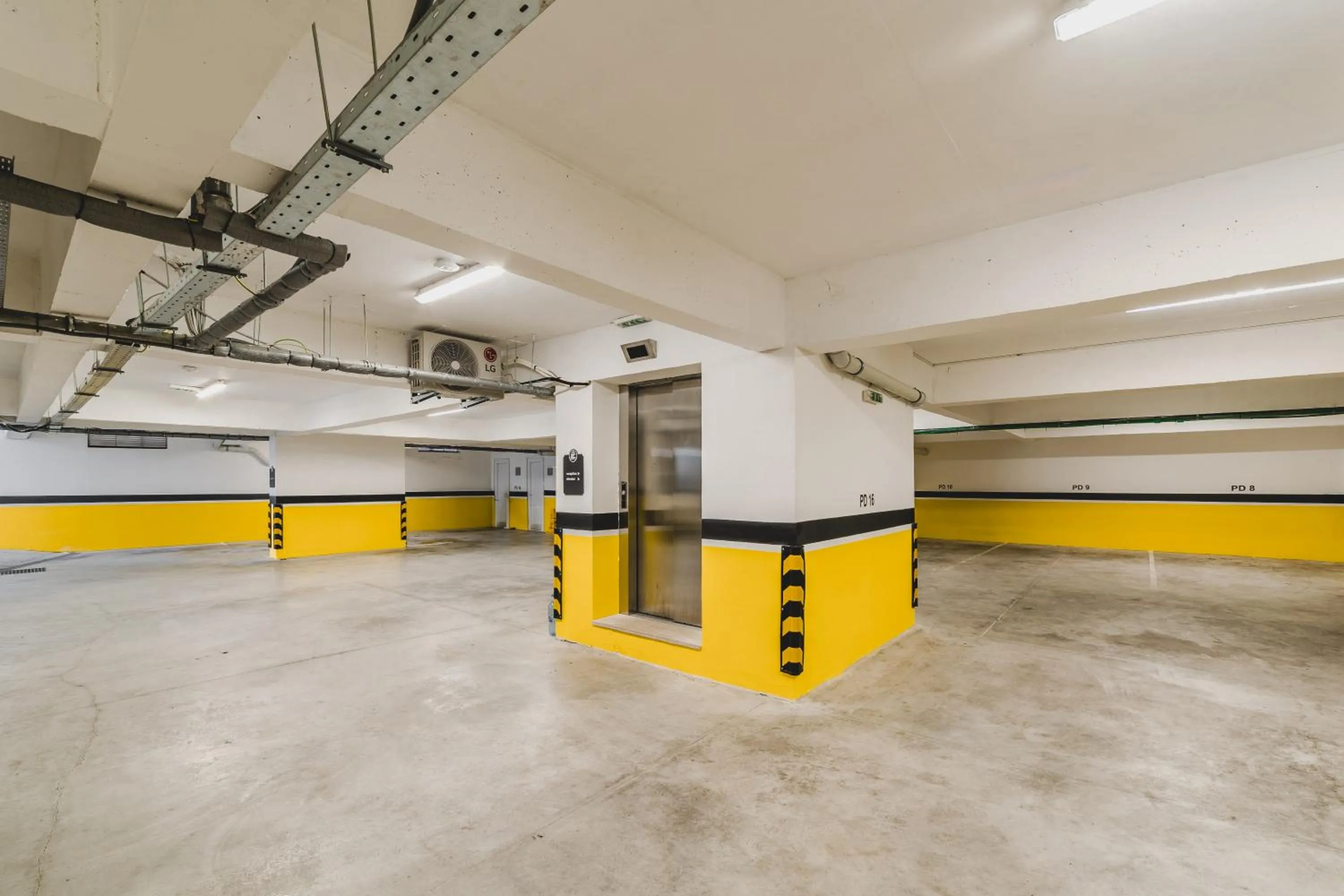 Parking in Hotel 219 Budva