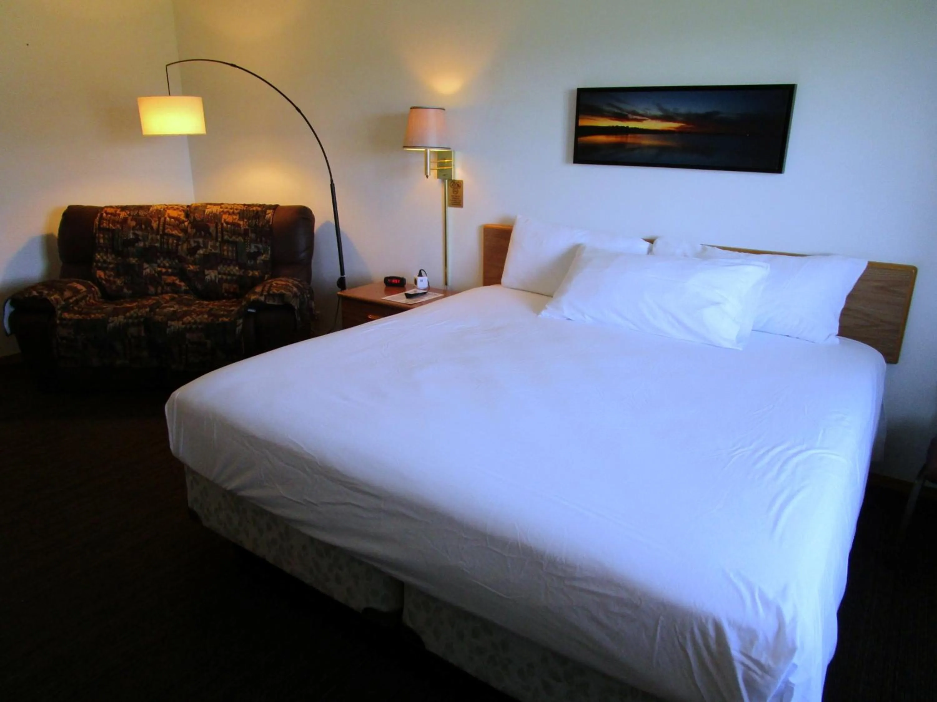 Bed in Dakota Country Inn