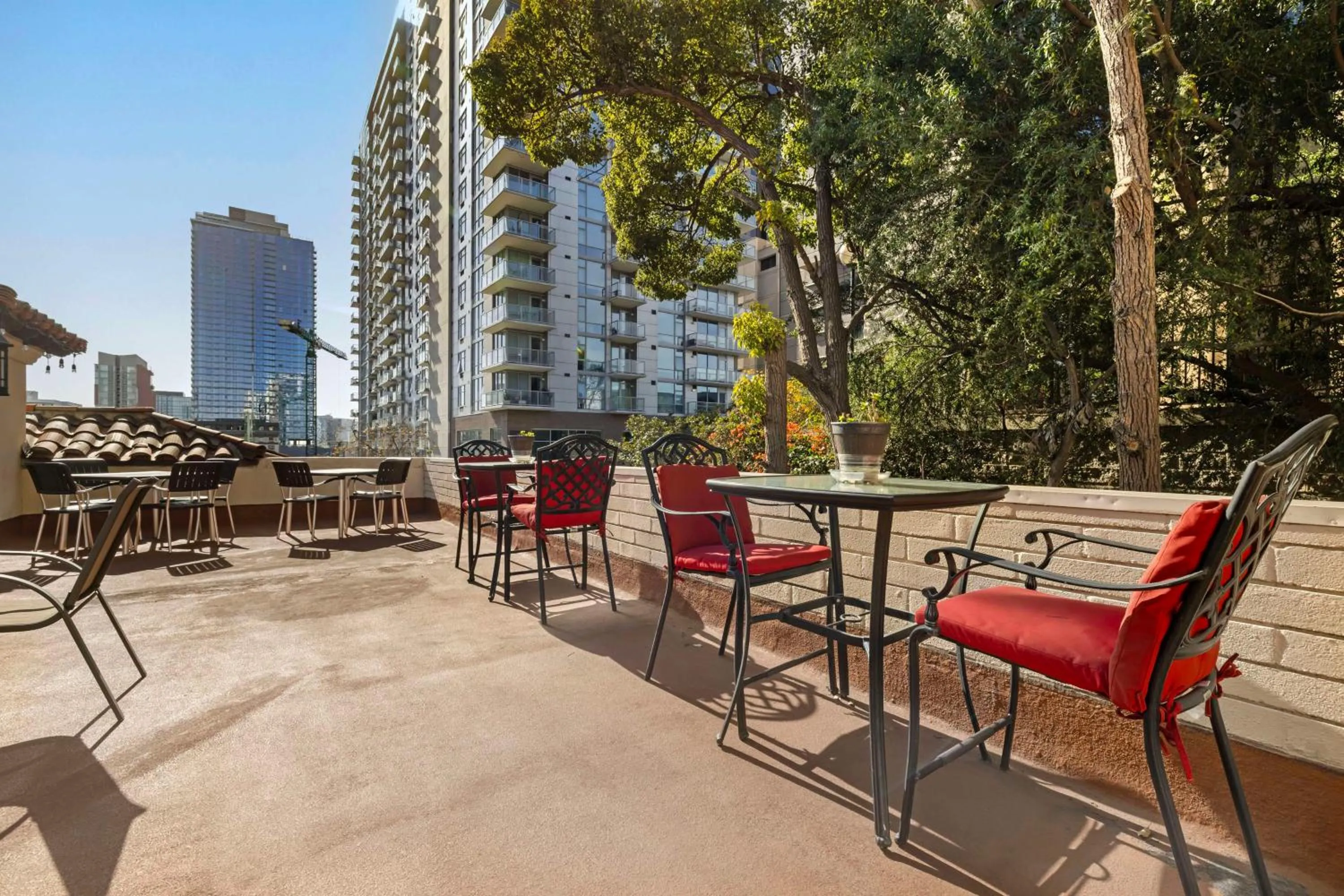 Property building in Best Western Downtown San Diego