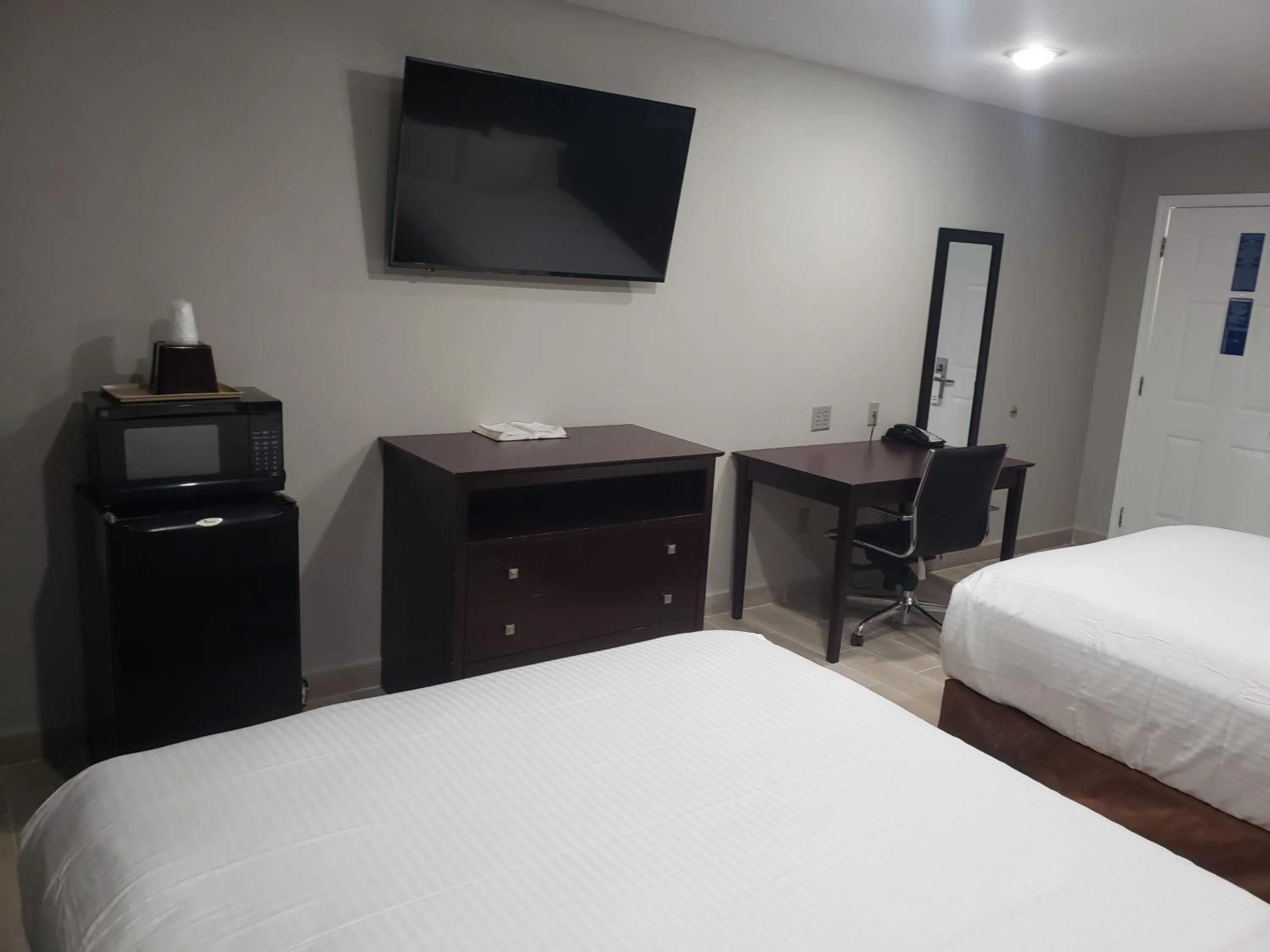 Bed in Cotulla Executive Inn