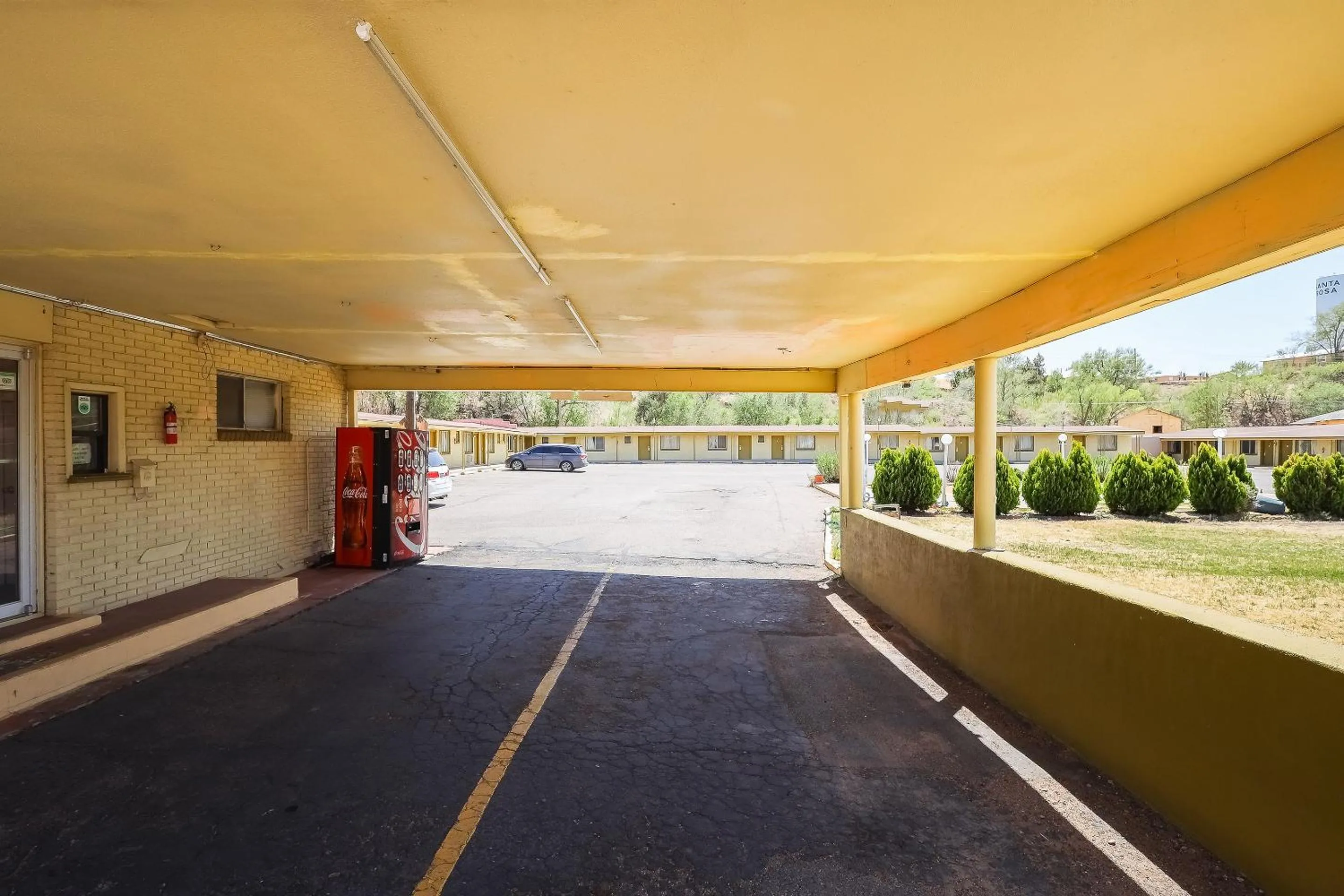 Facade/entrance in Route 66 Inn of Santa Rosa, NM