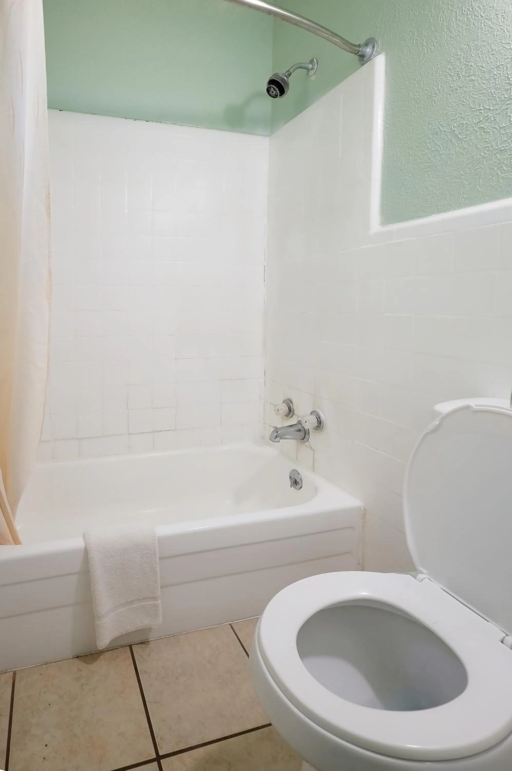 Bathroom in Route 66 Inn of Santa Rosa, NM