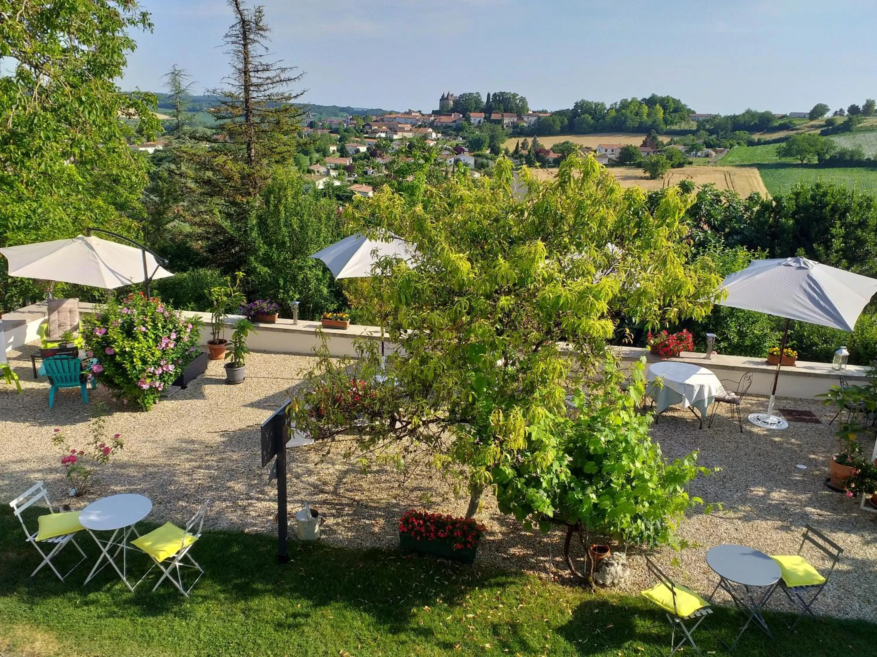 Patio in MONTISMAURELLI