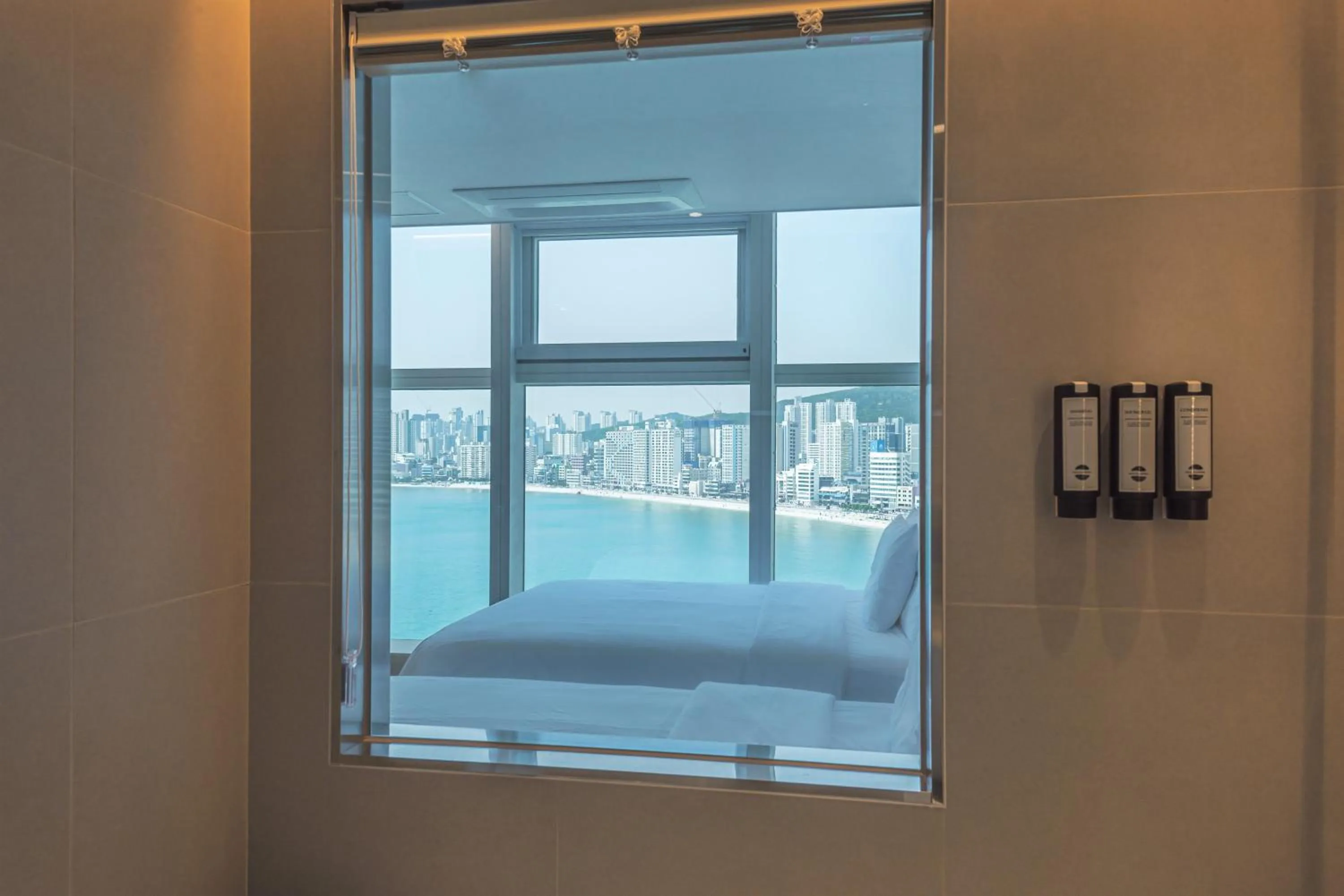 Photo of the whole room in Hotel Marine view