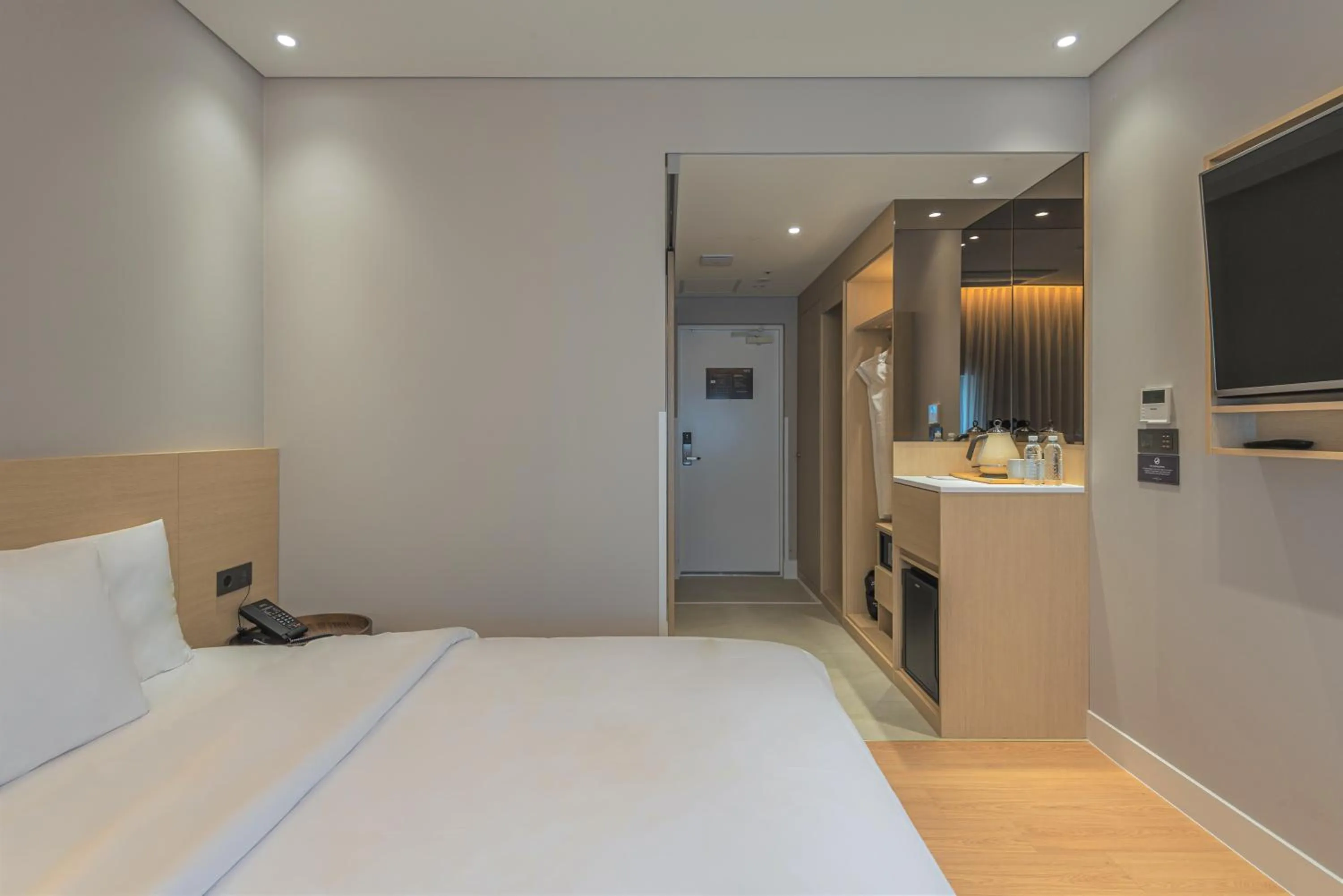 Photo of the whole room, Bed in Hotel Marine view