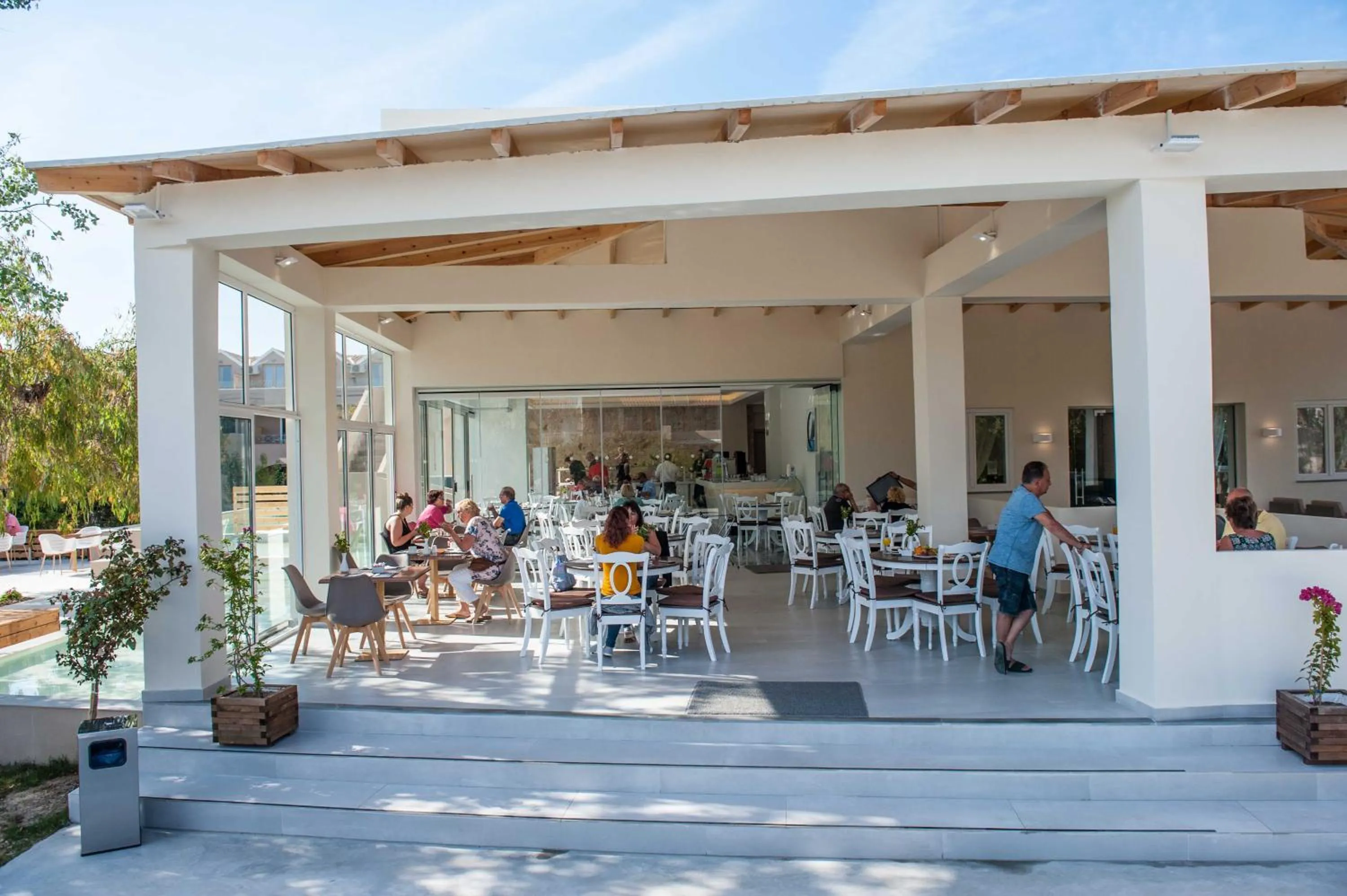 Restaurant/places to eat in Amour Holiday Resort