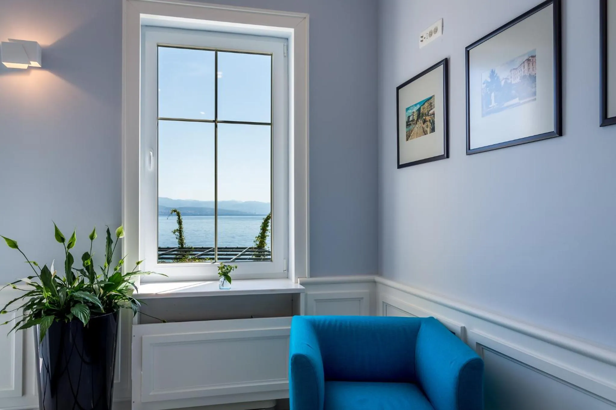 Seating area in Hotel Domino