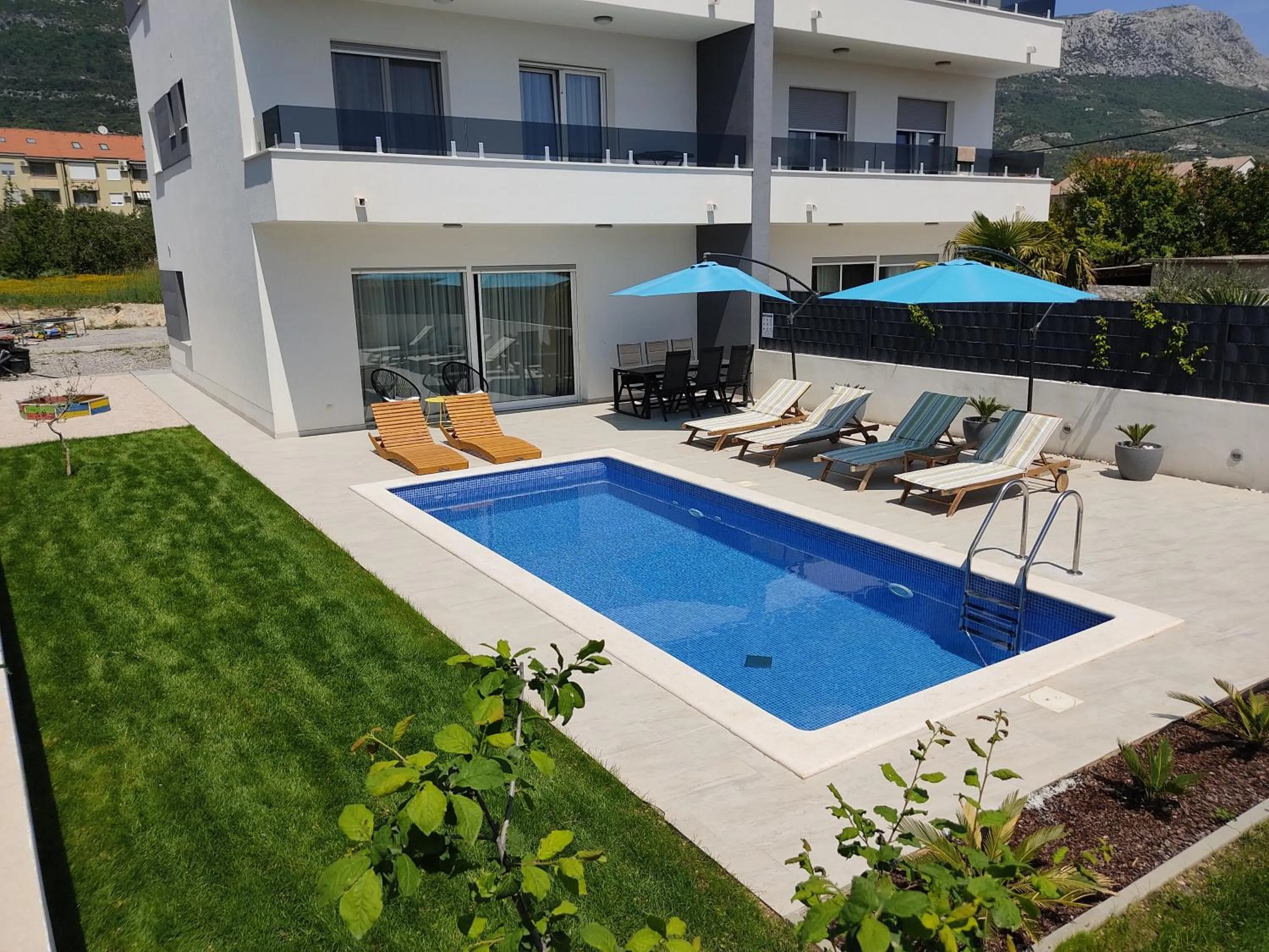 NEW VILLA DAVID, WI-FI, IPTV, 5 bedrooms, 4 bathrooms