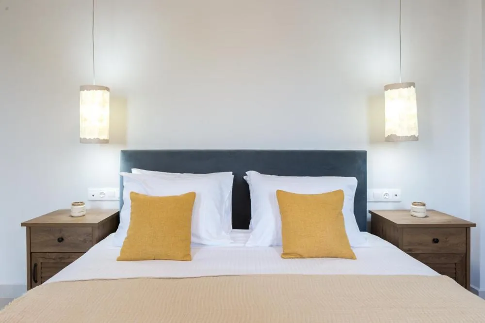 Bed in Calmare suites