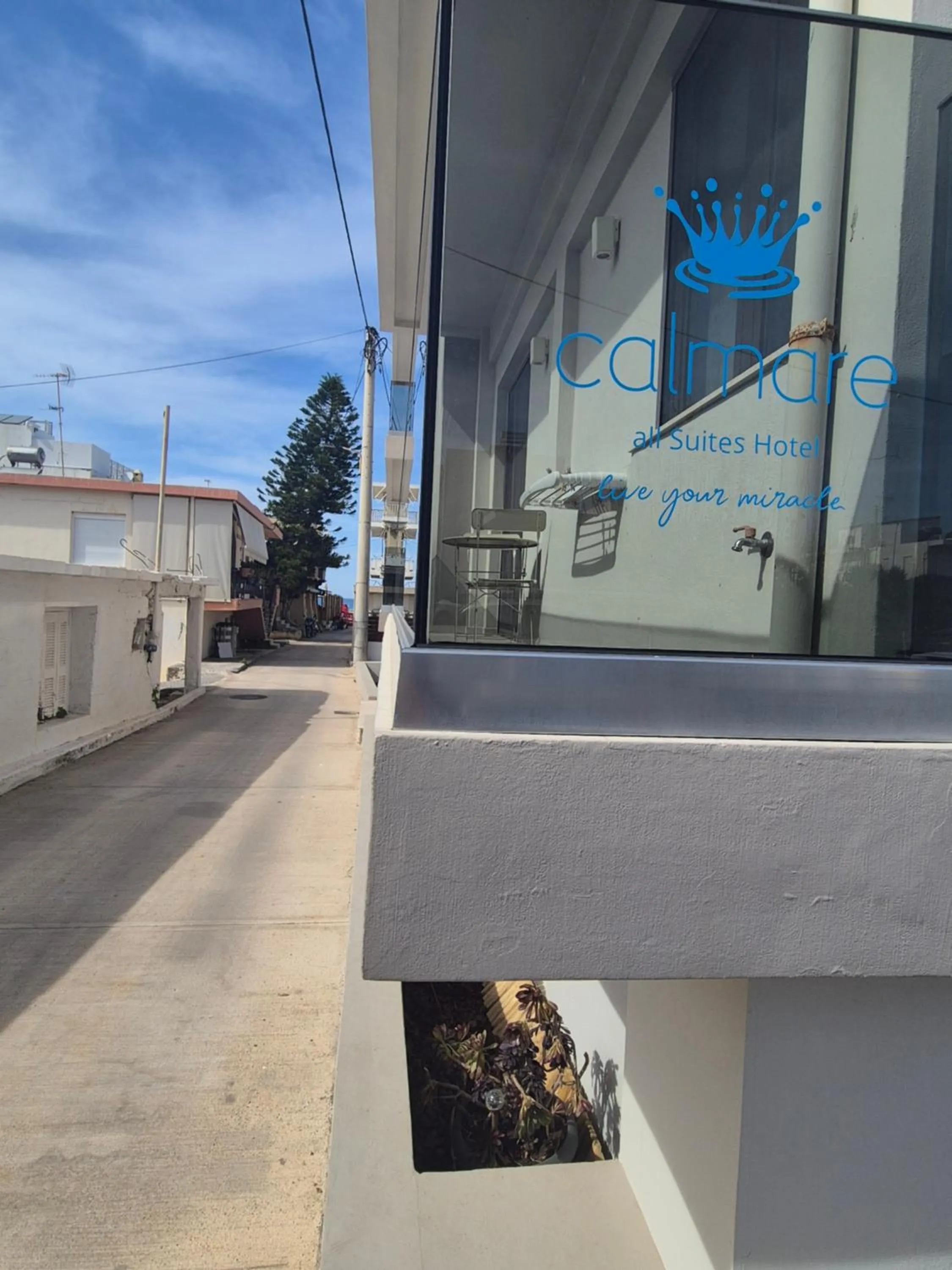 Property building in Calmare suites