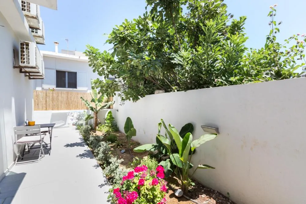 Patio in Calmare suites