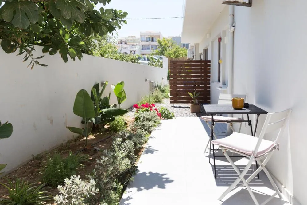 Patio in Calmare suites