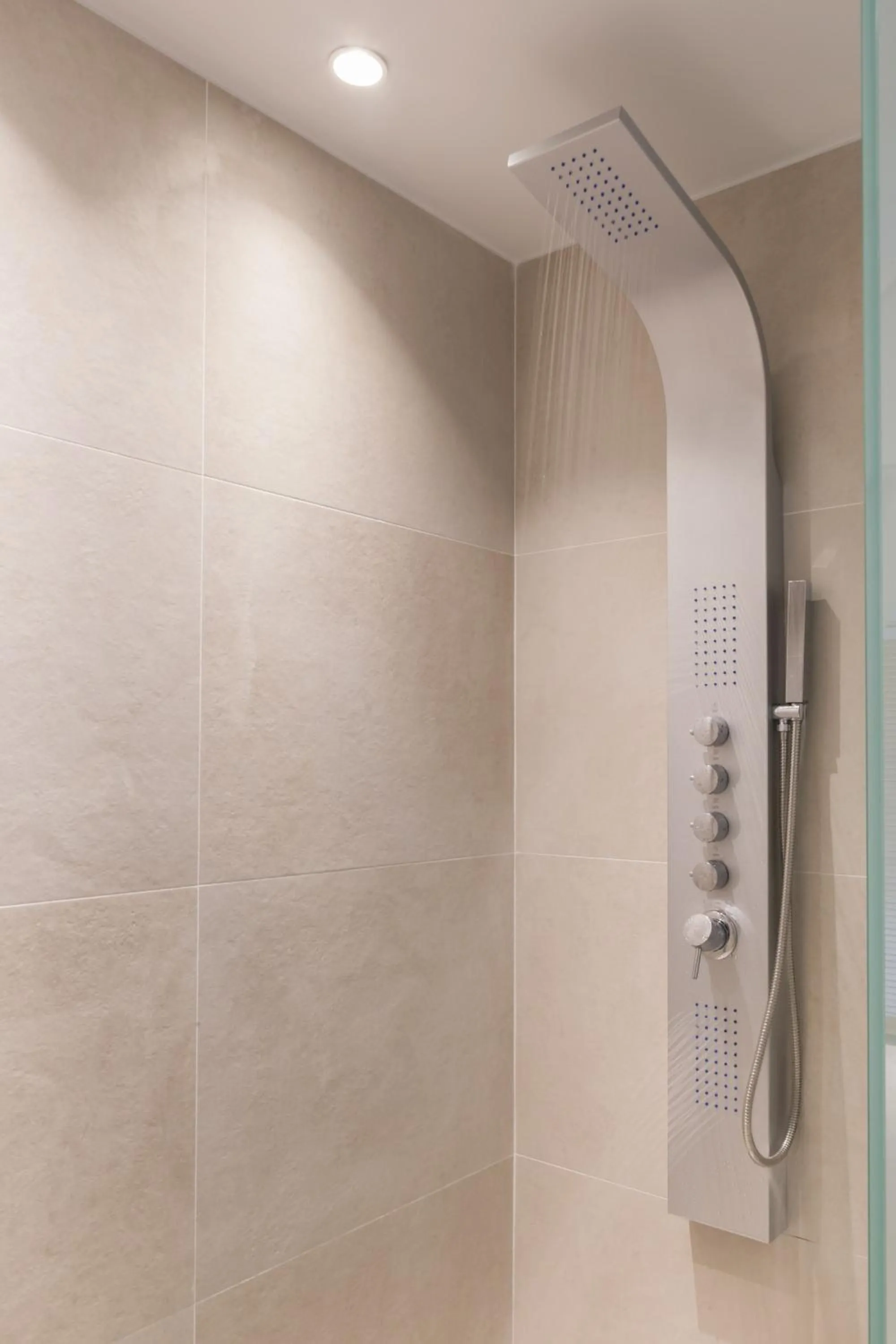 Hot Tub in Calmare suites