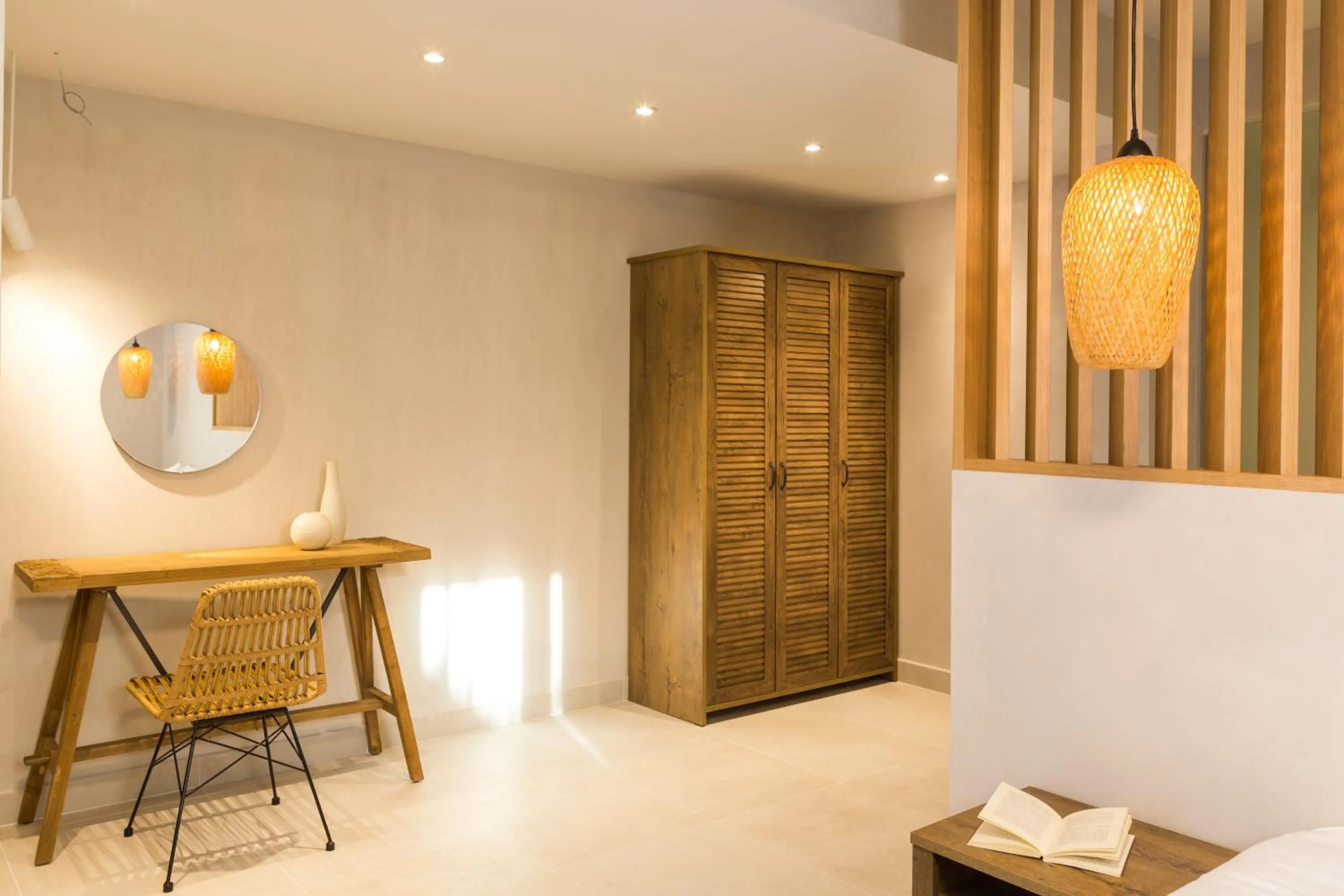 wardrobe in Calmare suites