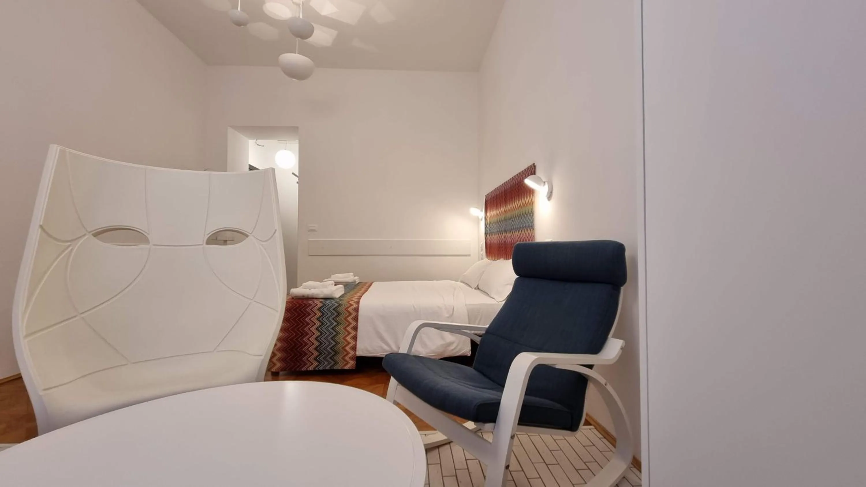 Bedroom, Bed in Dada