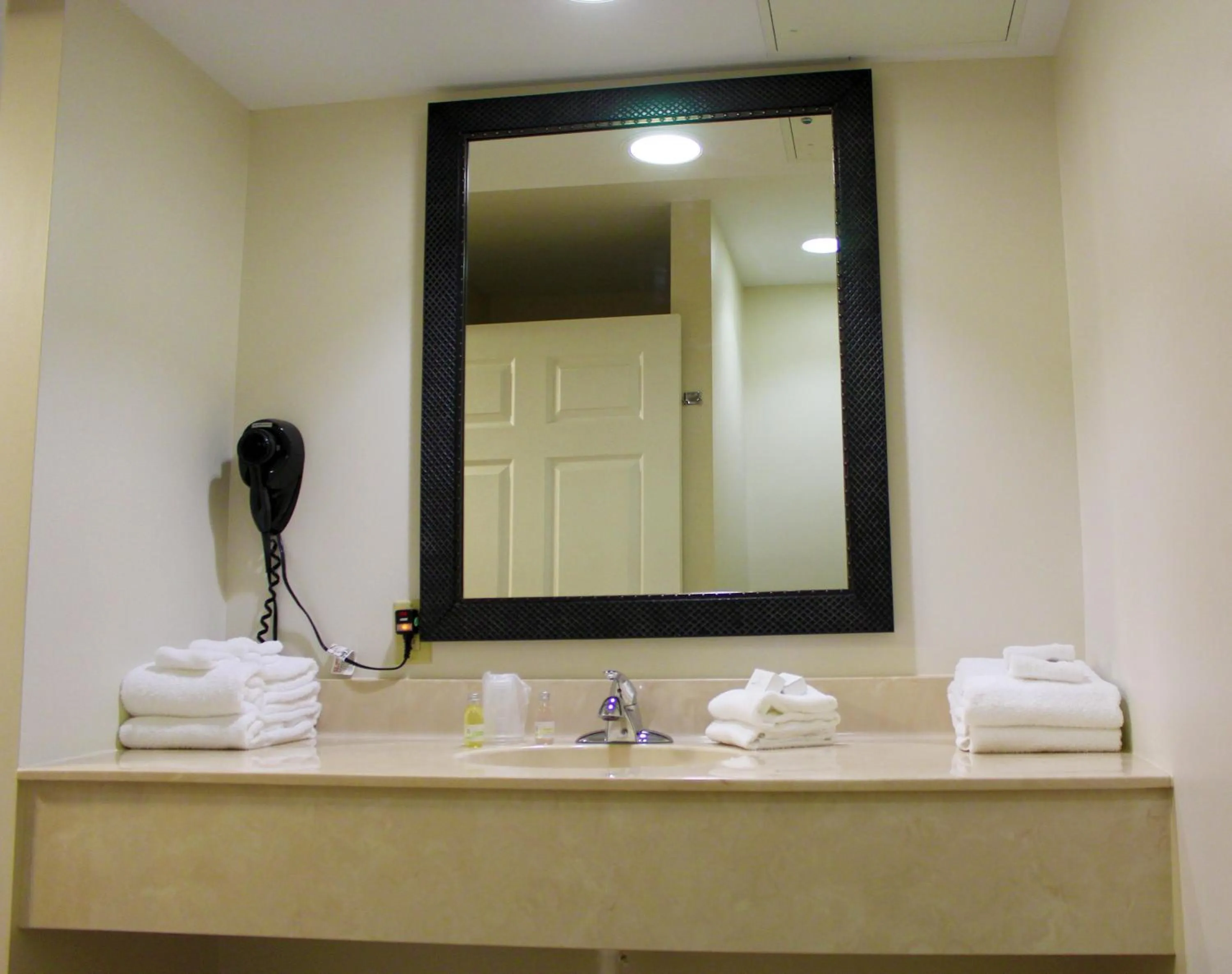 Bathroom in Canyon Motel