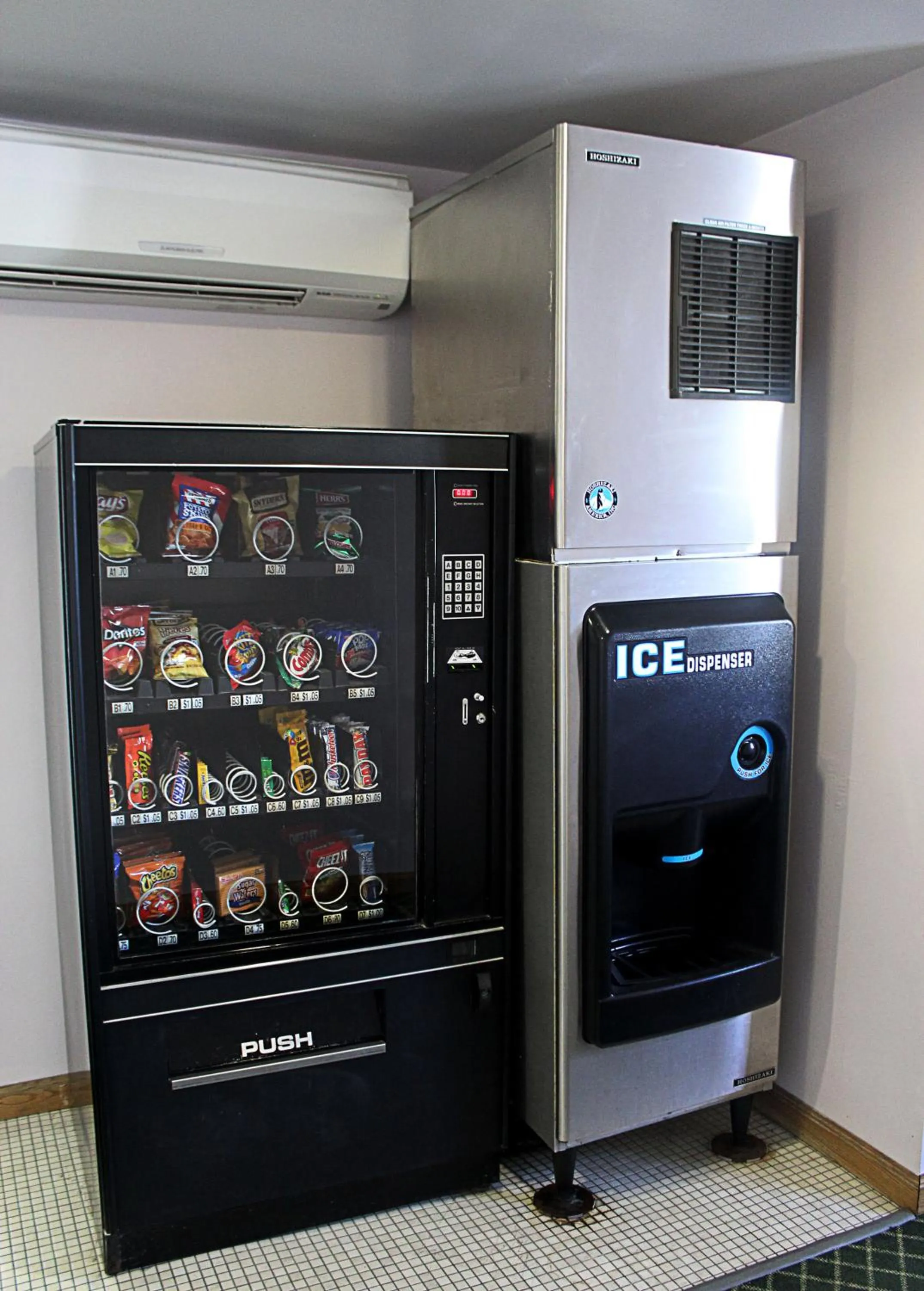 Food and drinks in Canyon Motel